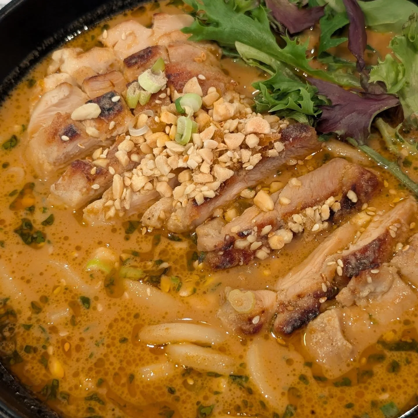 We missed this classic flavor from Noodle Theory so we just had to satisfy our taste buds with this Peanut Lime Cilantro Broth Chicken Udon! Grilled Chicken Thigh, Chewy Udon Noodles, Crunchy Peanuts, Fresh Mesclun all in a Sweet, Savory, Tart Peanut