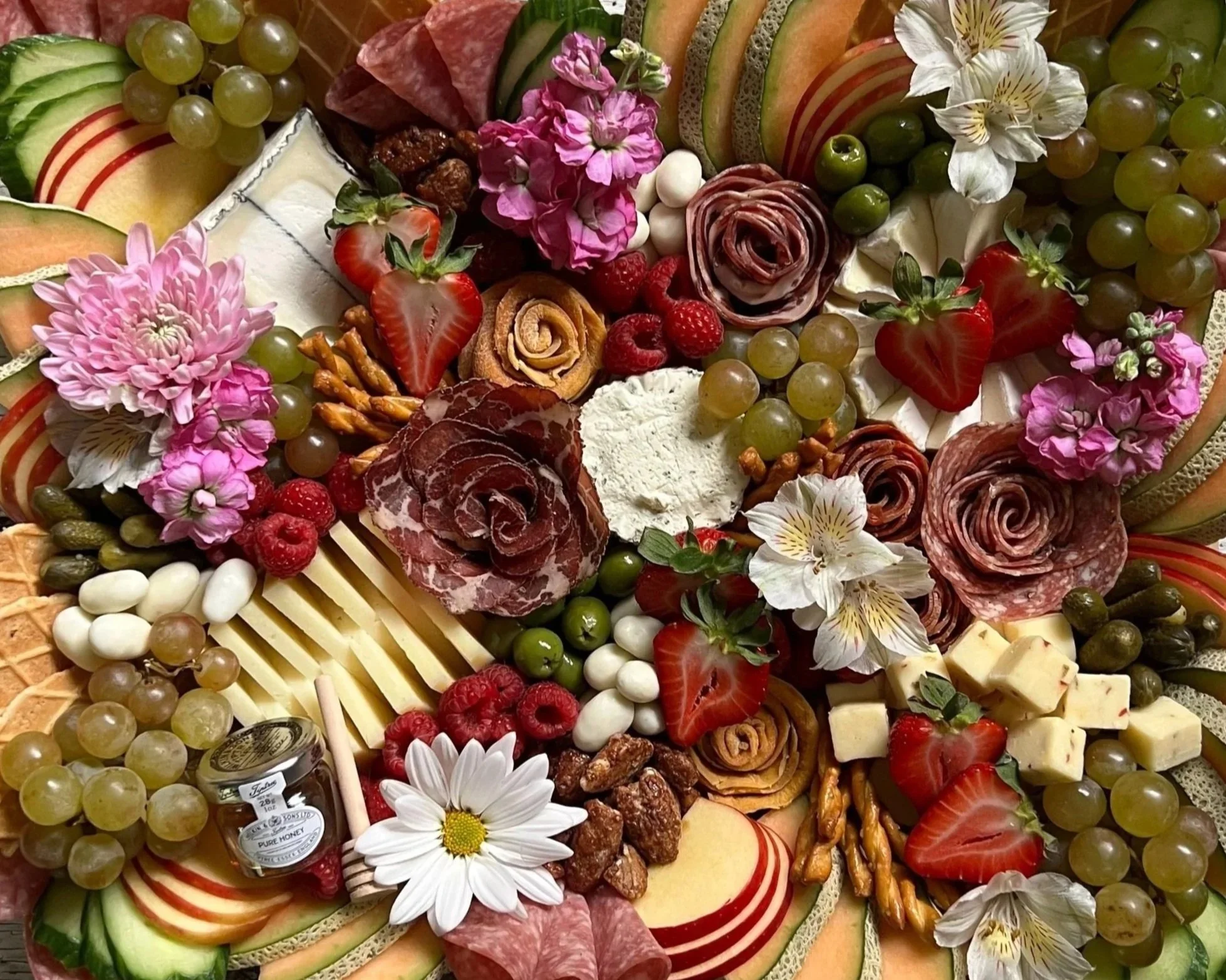 CLASSIC CHEESE & CHARCUTERIE