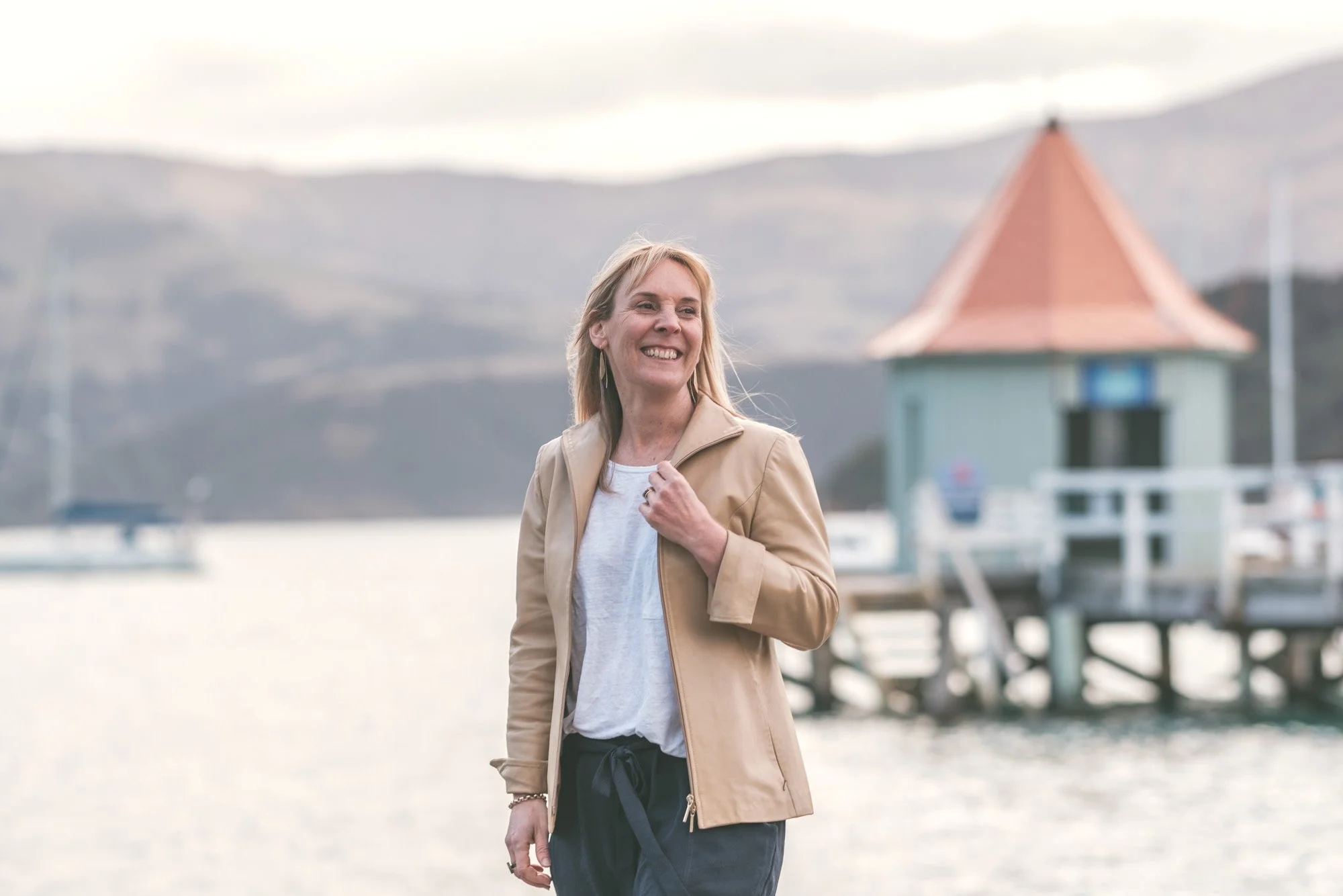 PORTRAITS: professional headshots and team photos with personality