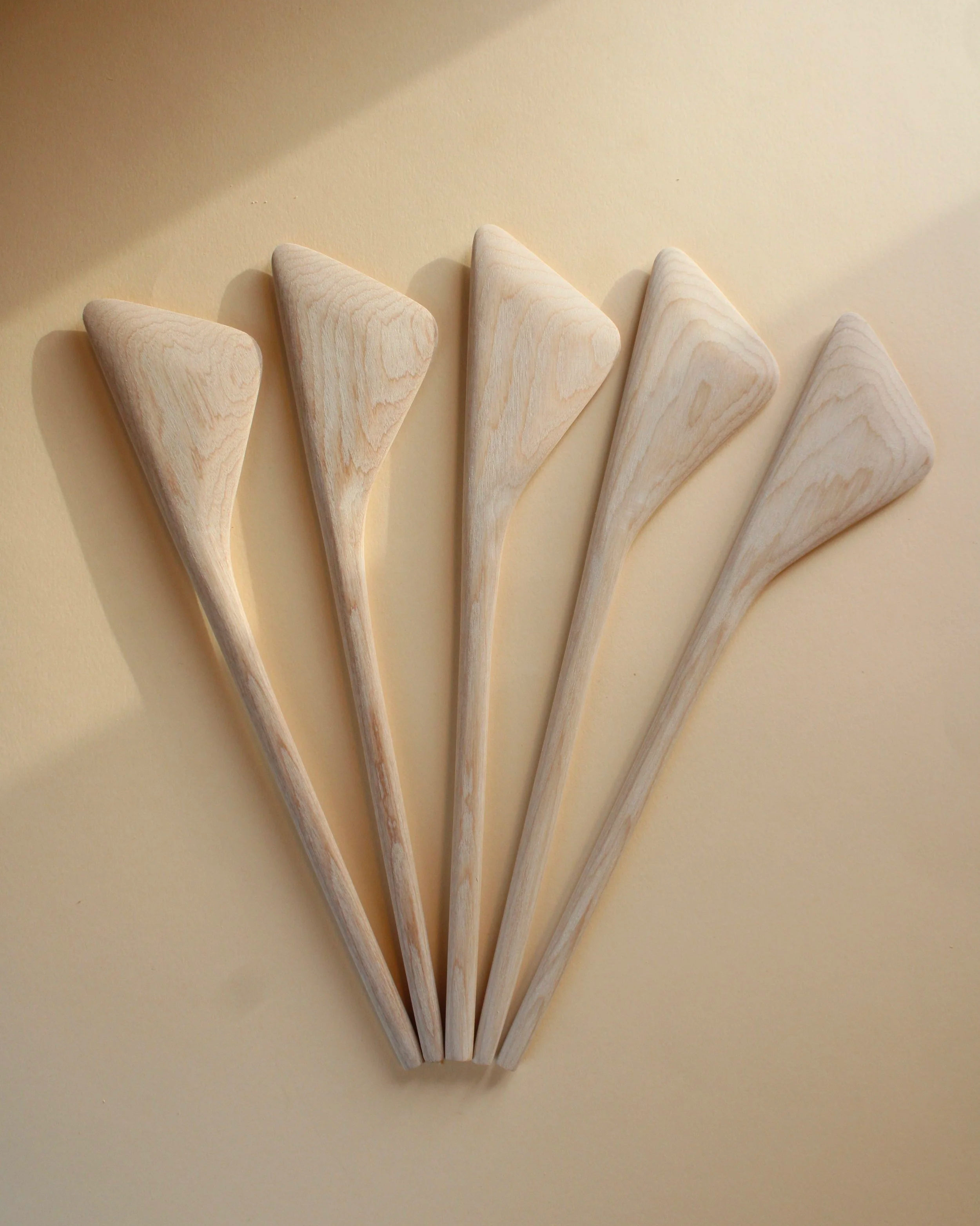 Kjøkkenreiskap i ask