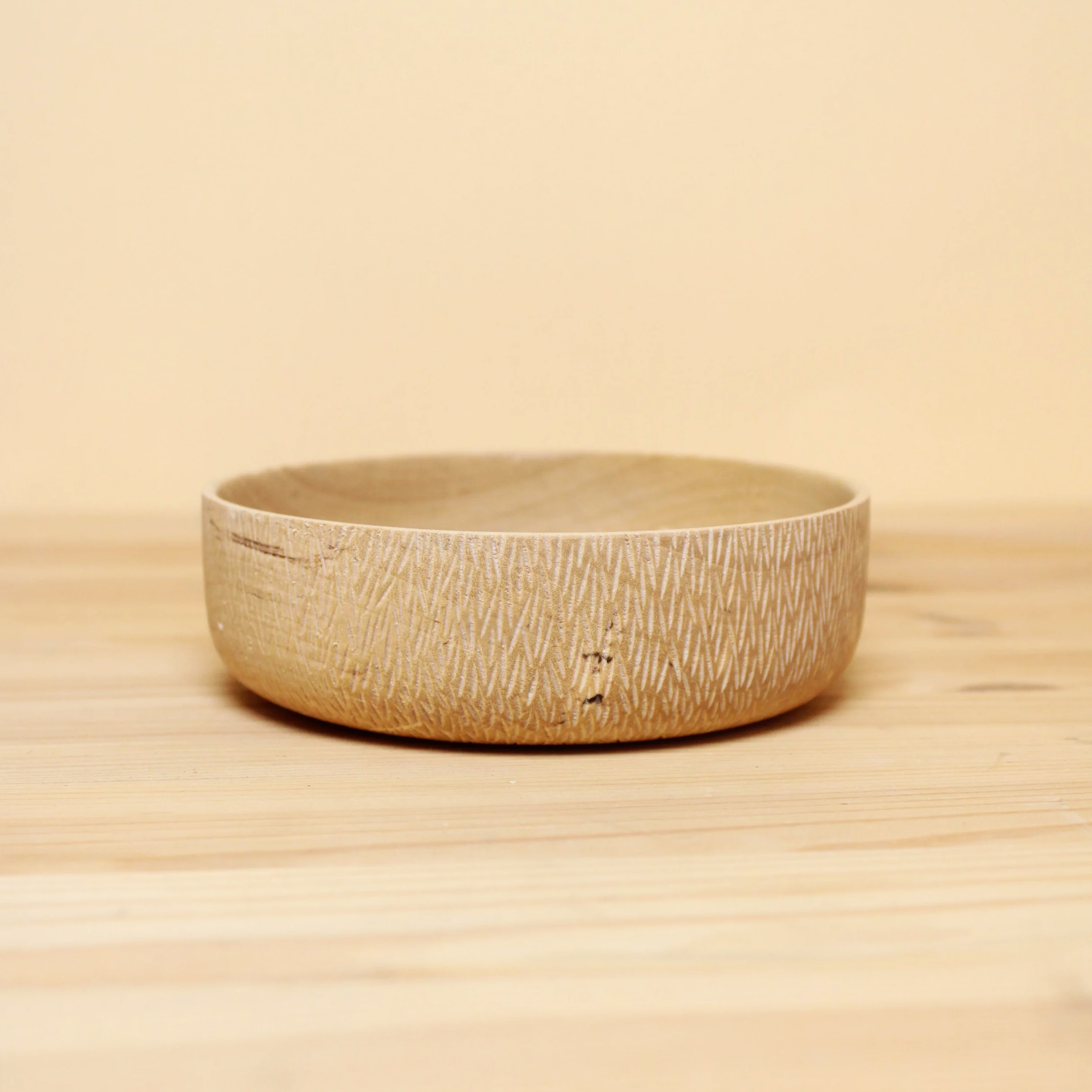 Bolle i bjørk med tekstur