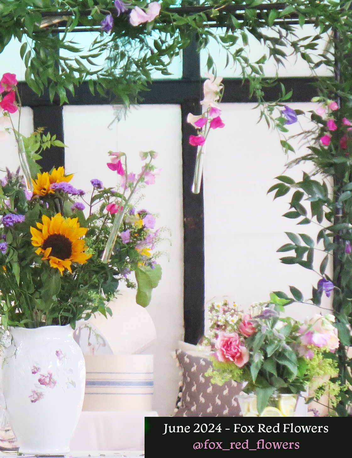 June 2024 Fox red flowers.png