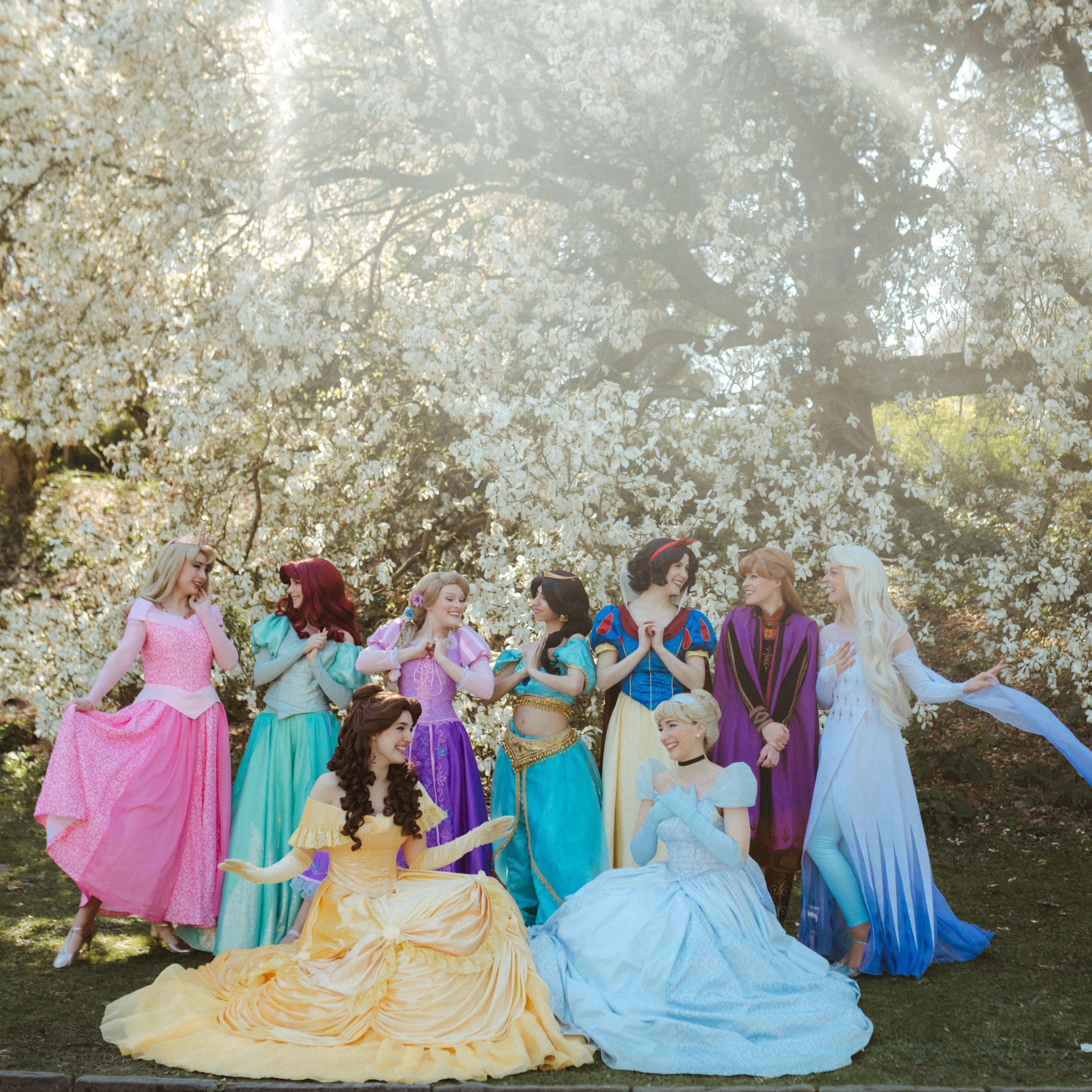 🌸 Bucht eure magische Party mit uns! 🌸

Es ist Fr&uuml;hling und das bedeutet Kindergeburtstage sind im vollen Gange! 😍 Es fanden sogar bereits die ersten Gartenpartys statt und unsere Prinzessinnen lieben es einfach, bei Sonnenschein und Vogelgez