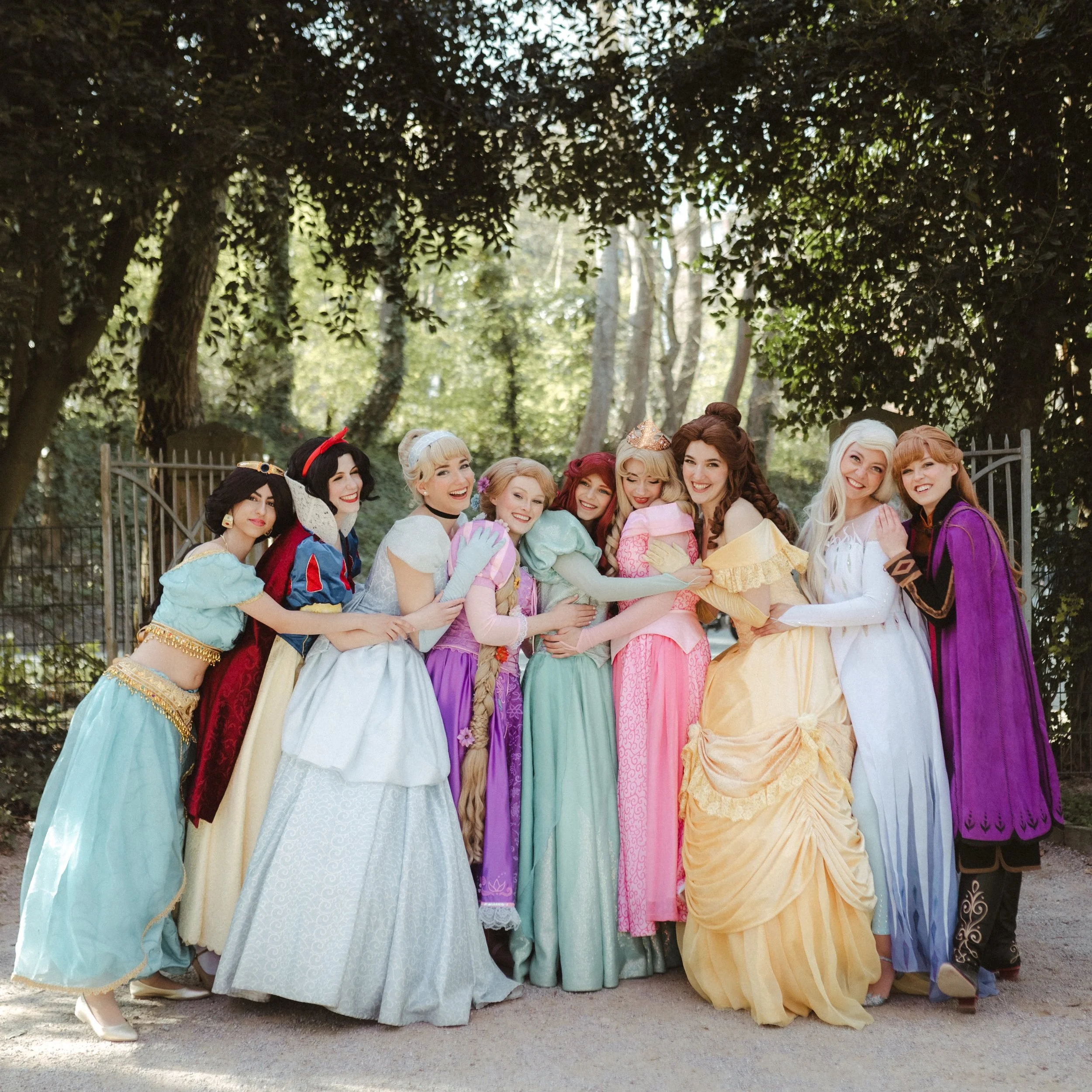 Unser M&auml;rchenfest r&uuml;ckt immer n&auml;her! 😍💕✨

Wir k&ouml;nnen es kaum erwarten, euch alle am 31. Mai zu begr&uuml;&szlig;en und einen m&auml;rchenhaften Tag mit euch zu verbringen 👑

✨WIR BRINGEN DIE MAGIE ZU EUCH NACH HAUSE✨

☎️: 0151/