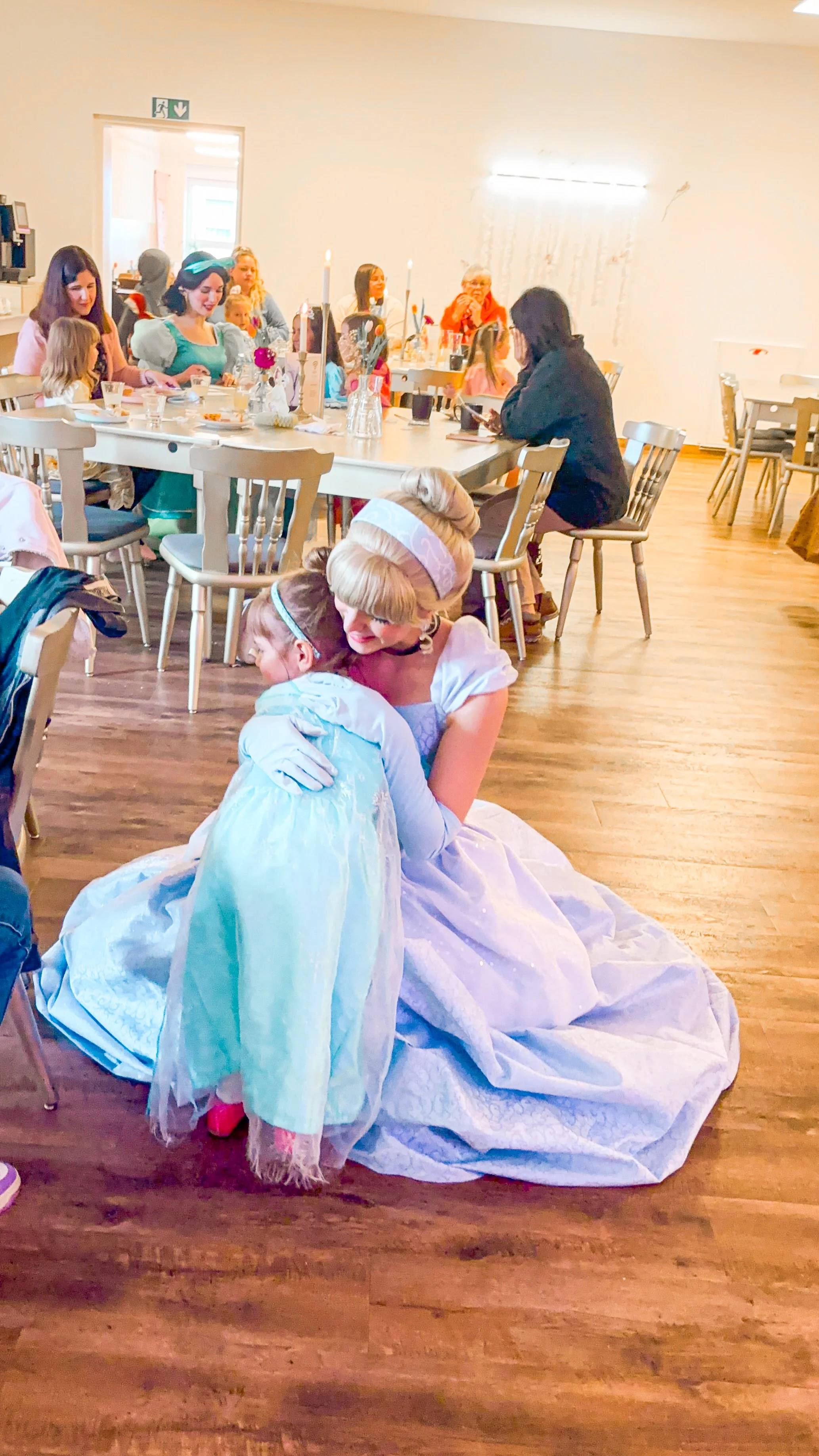 Cinderella Kindergeburtstag buchen in Leverkusen