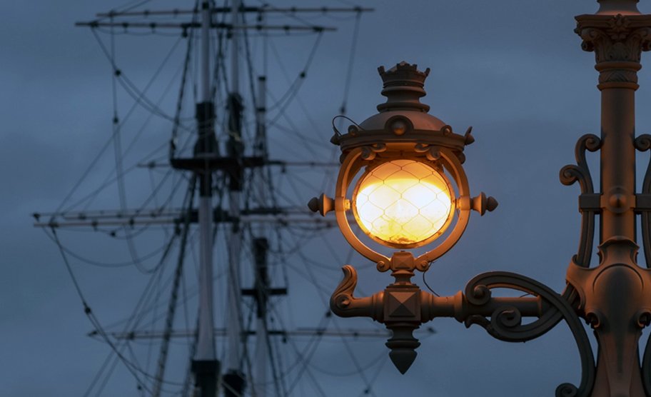 Hldfast ship light copy.jpg