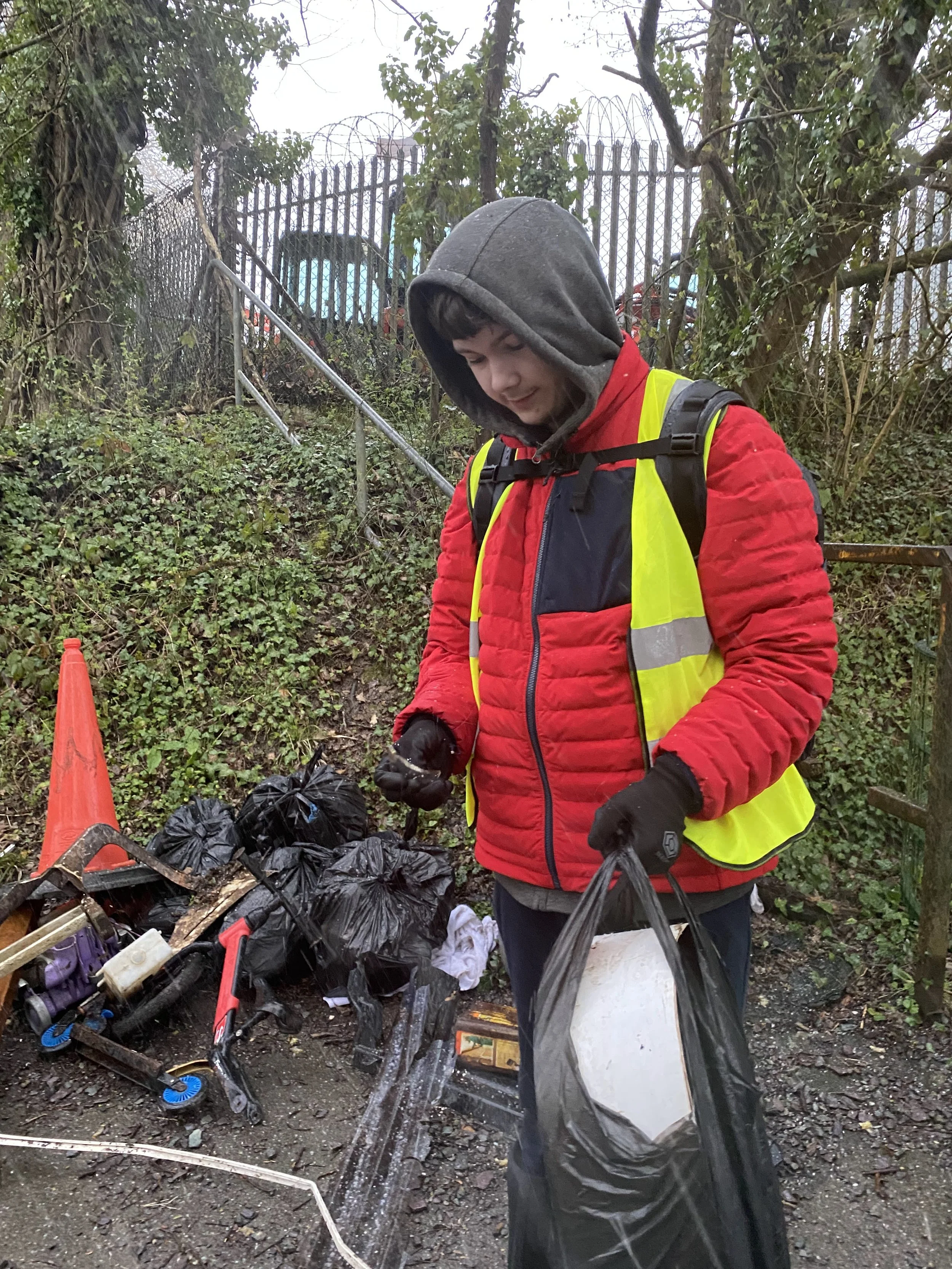 Volunteers Making a Difference For The Afon Cegin