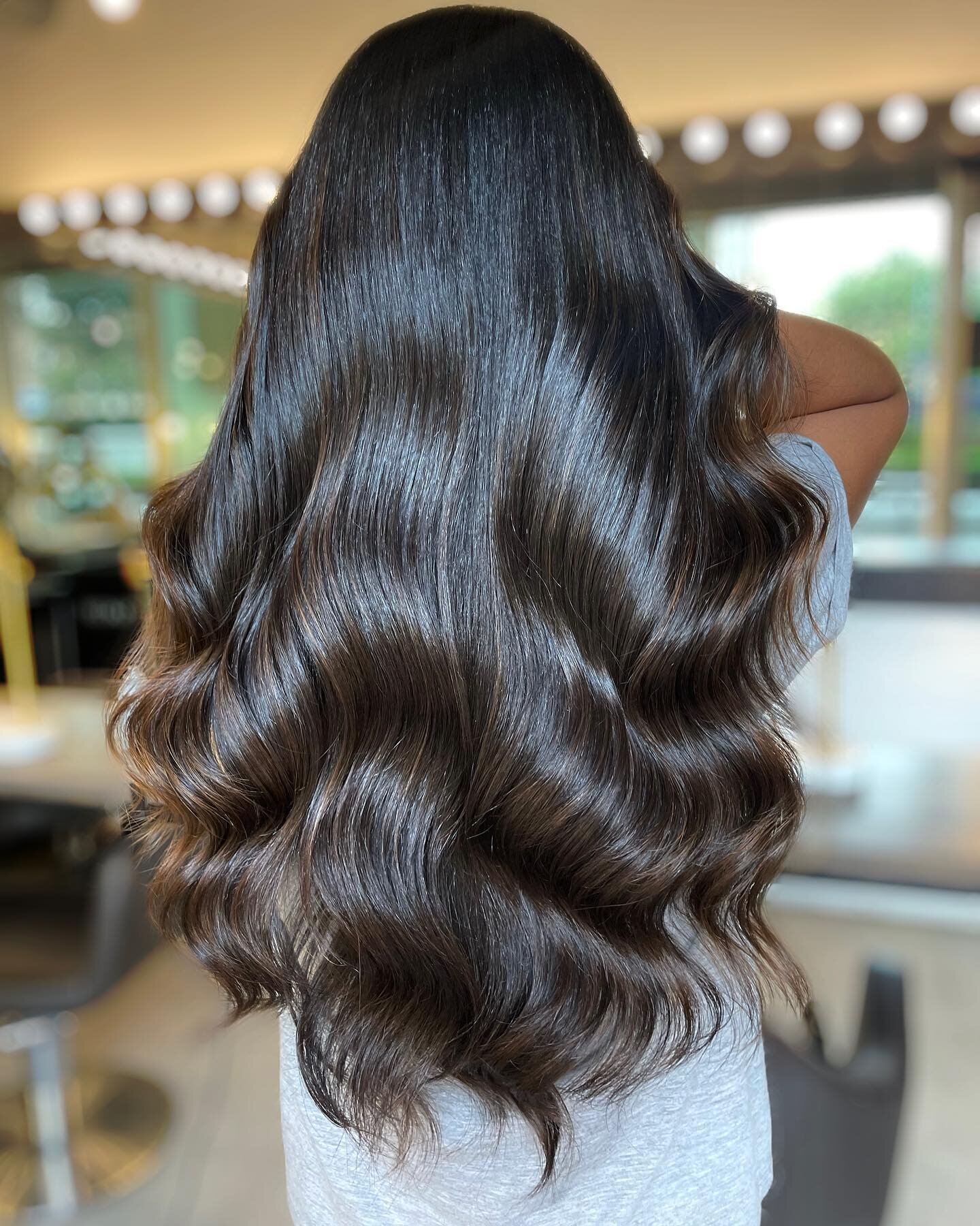 In love with this LC SIGNATURE BALAYAGE 

❤️ 

Usin 7M and 4M @redken 

#Haircolorbylorenacastro #haircolor #haircolorist #haircolortrends #haircolorinspo #hairinspiration #beforeandafterhair #hairtransformation #livedinhair #balayge #balyagehighligh