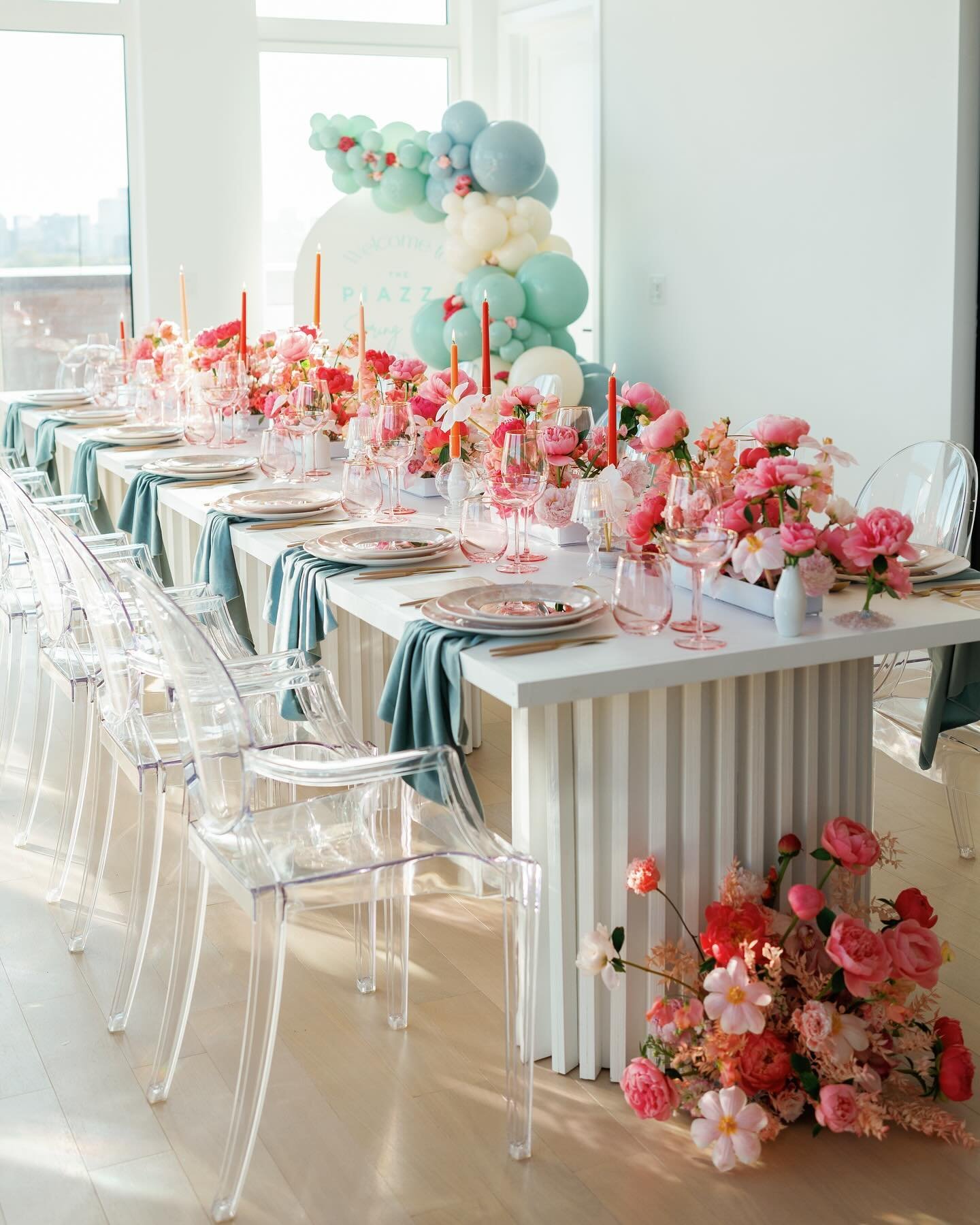 Private Penthouse Party at @livepiazza. Such a dream of a day.

Event Planner: @ivorycollectiveevents
Florists: @ramfloral 
Tablescape: @citrine.phl 
Photography: @Rachelrosensteinphoto 
Venue: @Livepiazza
Catering: @posthastephilly
Furniture Rentals