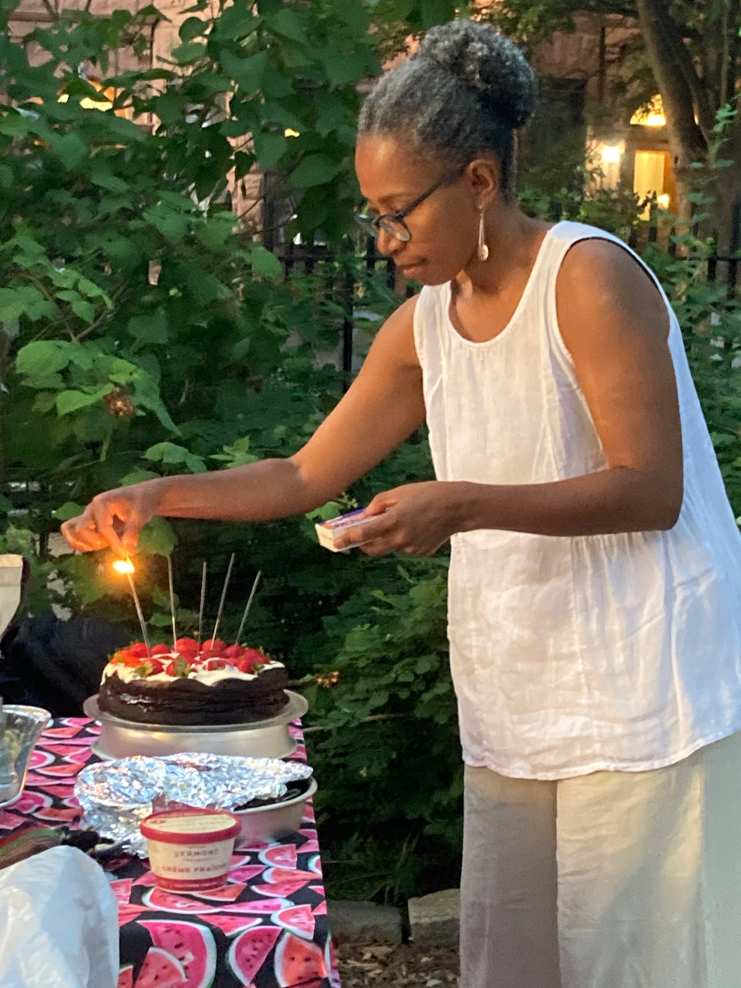 Birthday antoinette cake  July 3  IMG_2293.JPG