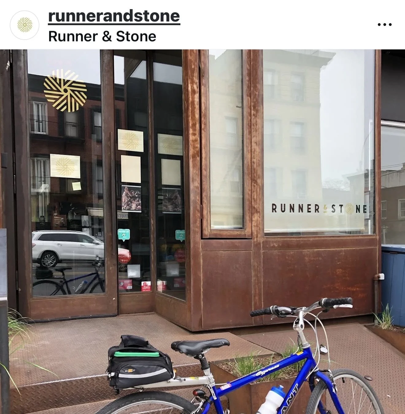 RUNNER & STONE_ front bike outside  IMG_7765.jpg