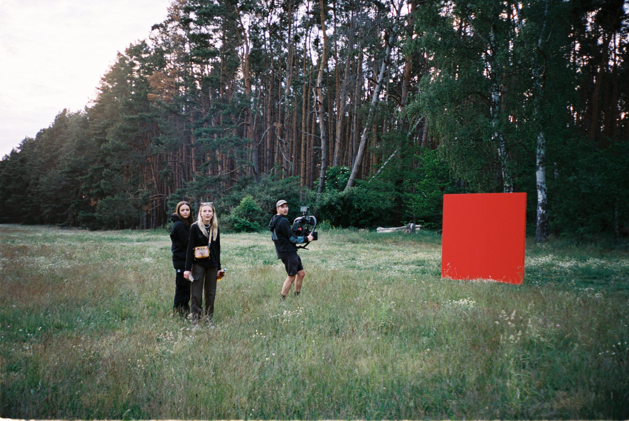 R1-04291-0002.jpg