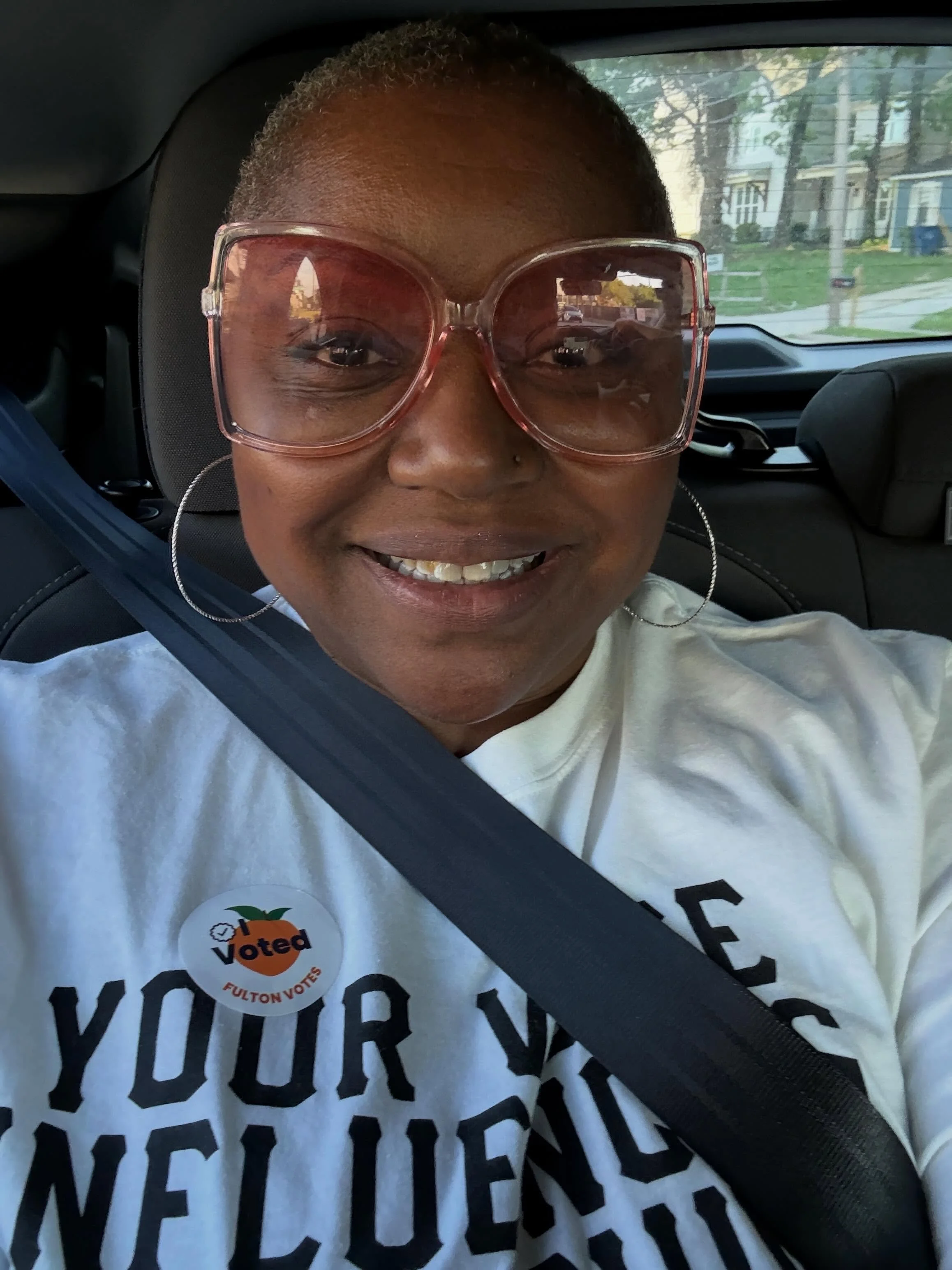 Out in the streets on Election Day.🍑
