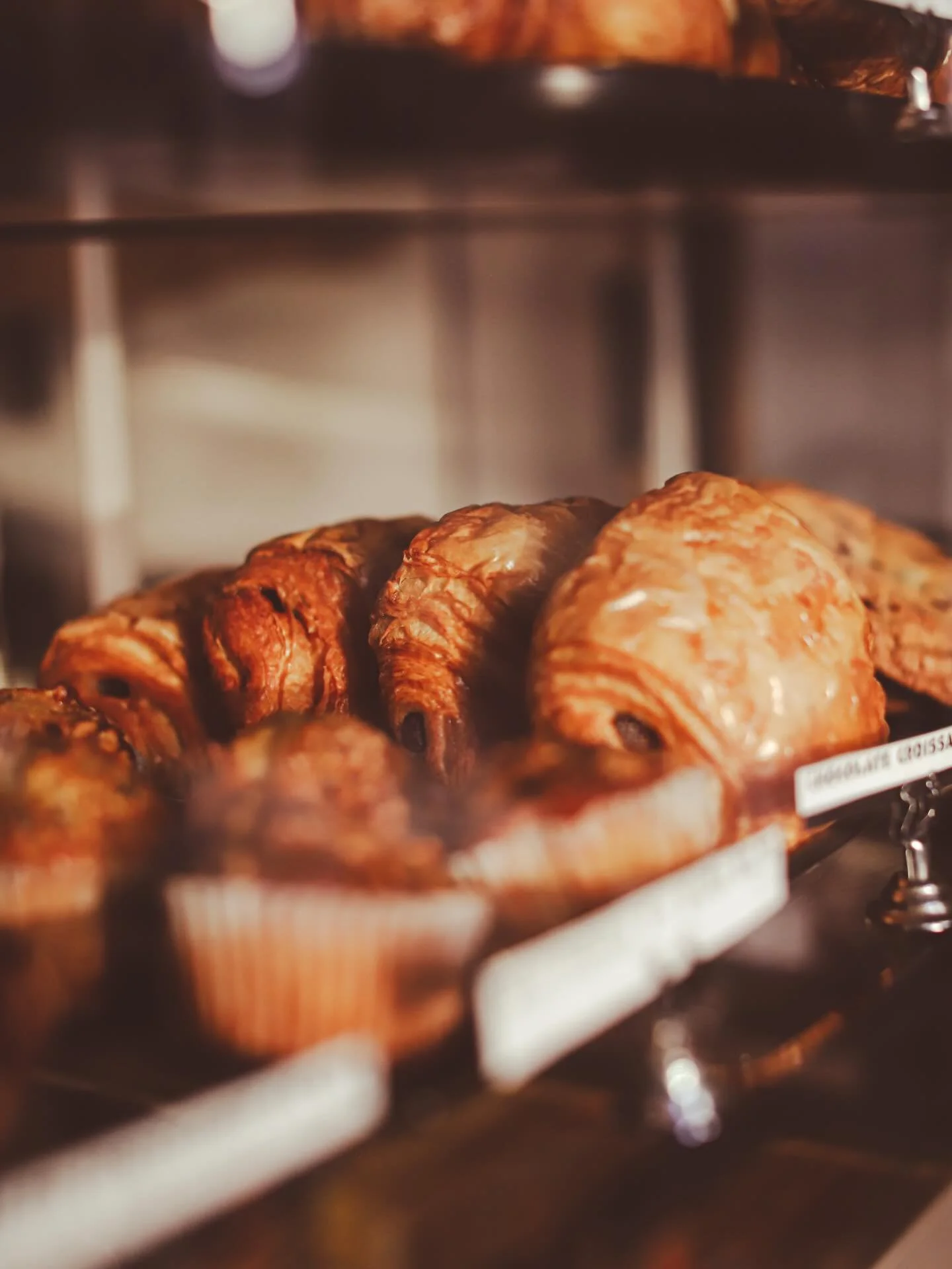 The only time being flaky is good 🥐 
.
.
#virtucoffee #pastry #dtlacoffee #losangelescoffee #coffeeshopvibes