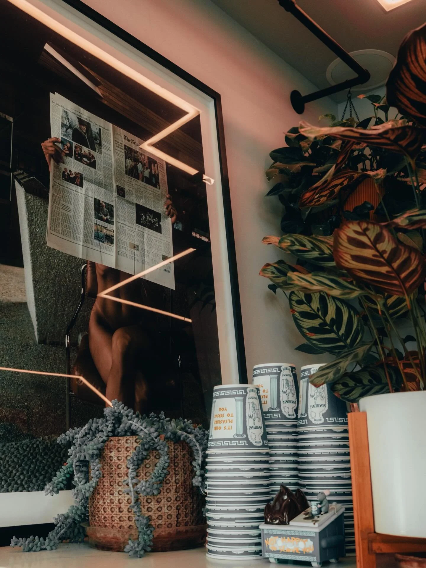 I am a museum full of art but you had your eyes shut.
.
.
📸 @codycm 
.
.
#virtucoffee #dtlacoffeeshop #losangelescoffee #coffeeshopvibes #coffeeholic