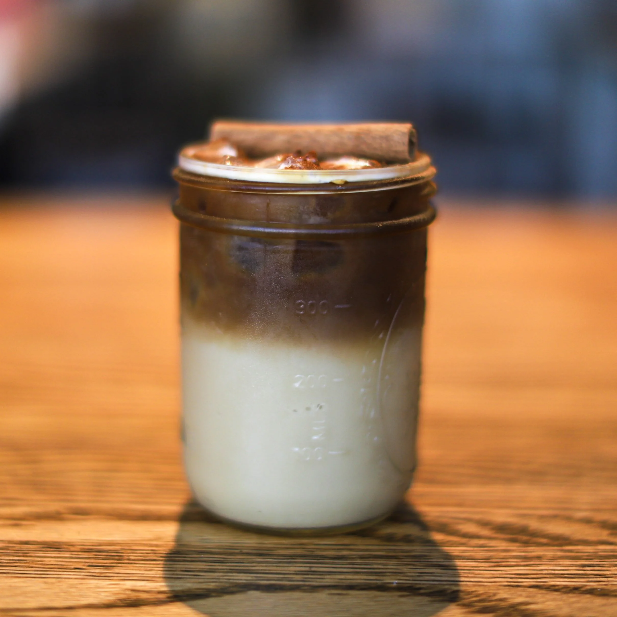 The No Sleep &lsquo;til Brooklyn latte&hellip;basically a dirty chai but we use a fresh ginger chai, homemade brown sugar syrup, Minor Figures Oat Milk, Espresso and Cinnamon. 
.
#nosleeptillbrooklyn #virtucoffee #losangelescoffee #coffeeshop #dirtyc