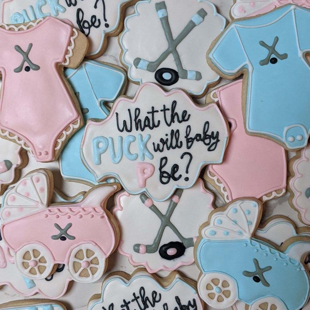 HE or SHE ? What the PUCK will baby P be? 💙💖💙💖💙💖 
.
.
.
.
.
.
#genderreveal #genderrevealparty #genderrevealcookies #cookies #sugarcookies #hockeygenderreveal #whatthepuck #whatthepuckwillbabybe #royalicing #baker #homebaker #smallbusiness