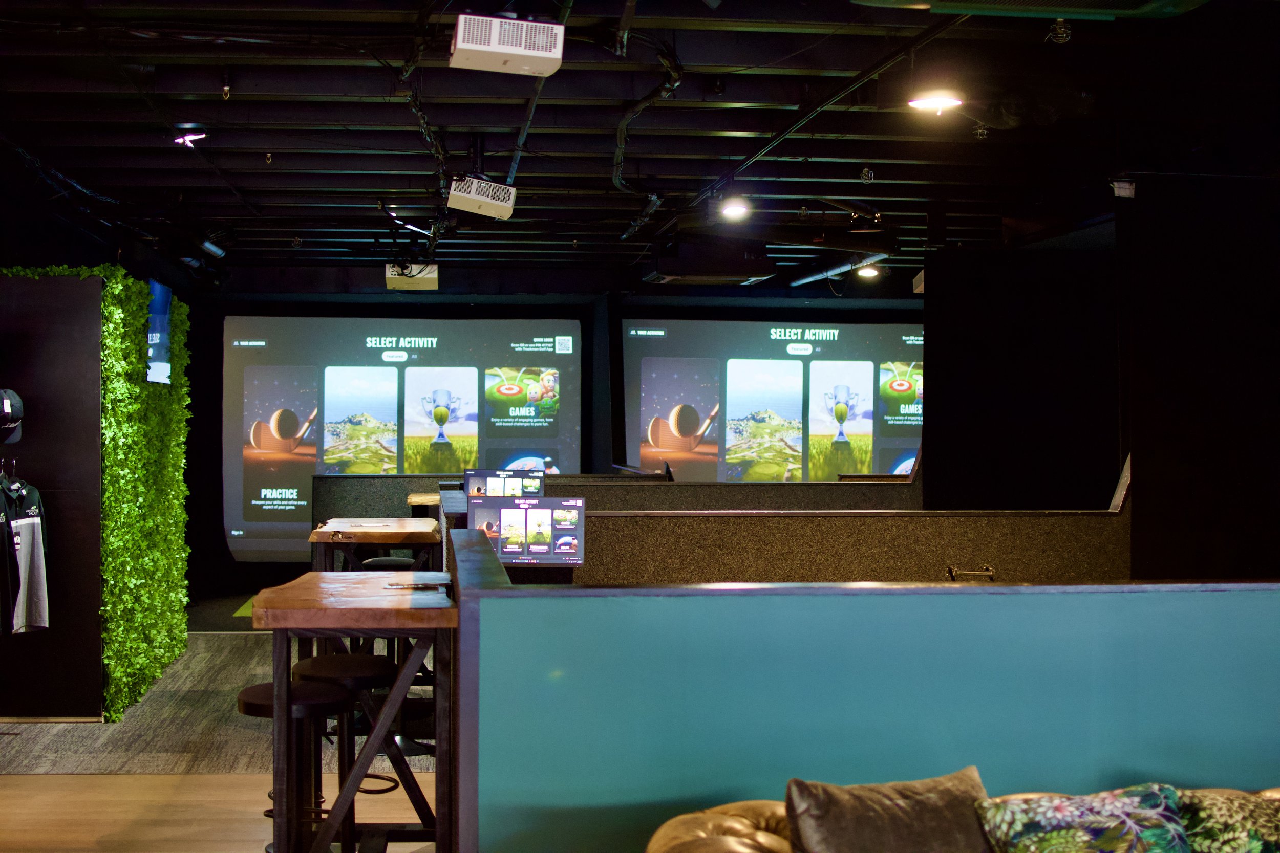 Golf Federation Queenstown ceiling painted black