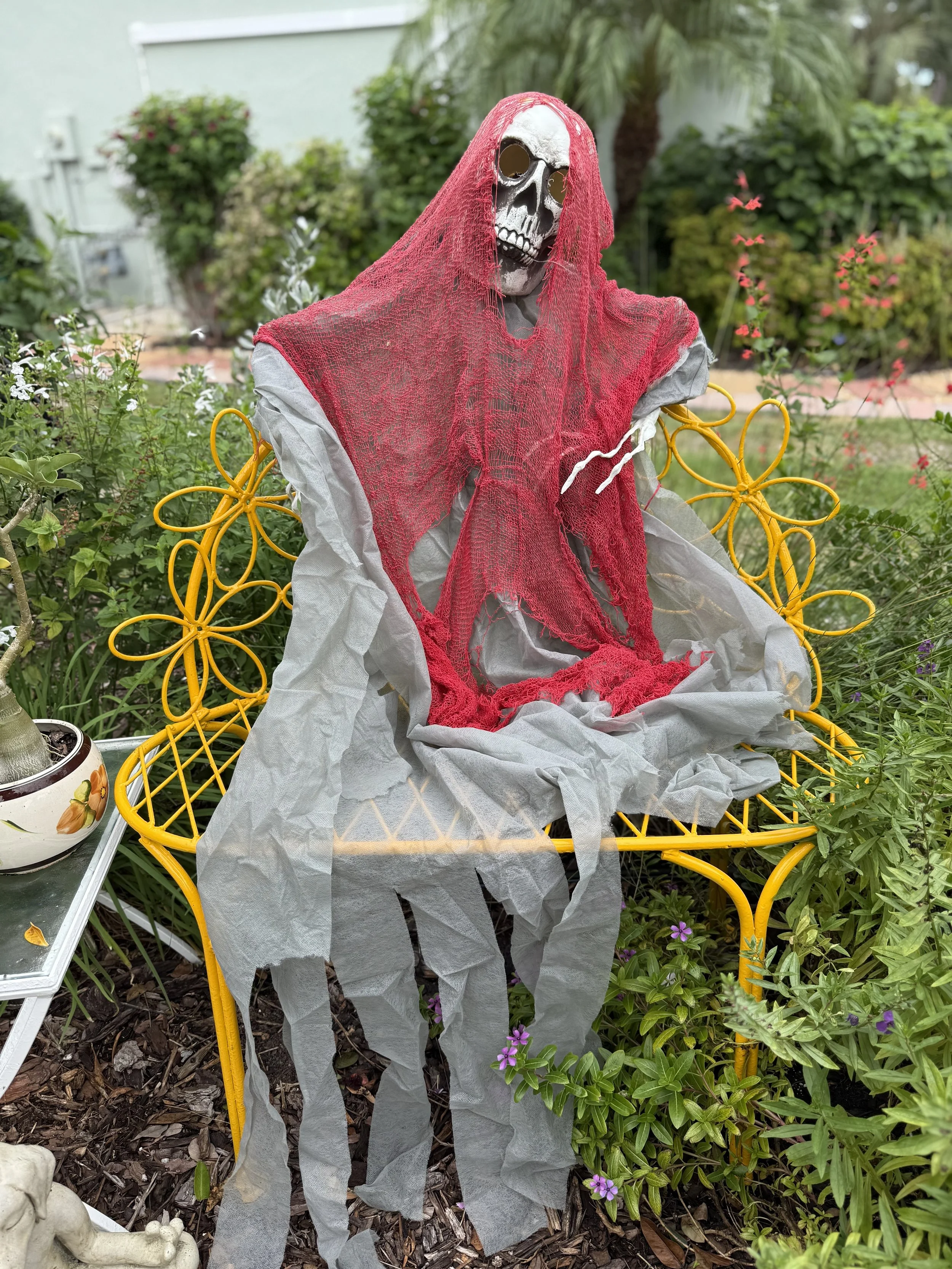 Haunted Gardens: A Florida Halloween Twist 