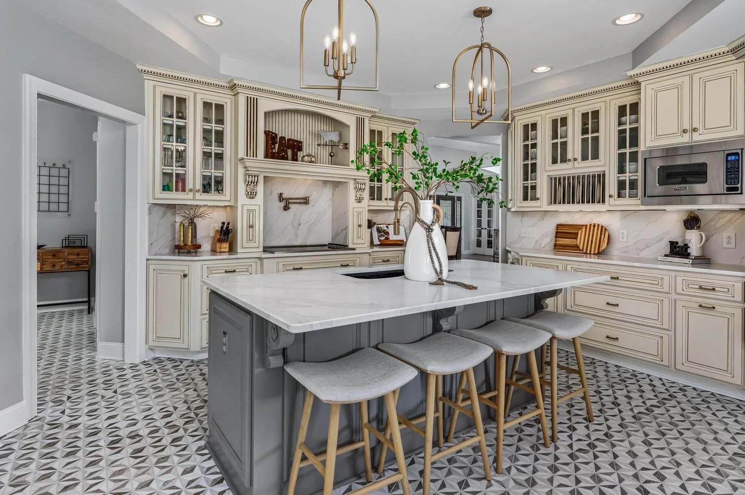 2629 Clay Hill Rd - Howse Interiors-04.jpg