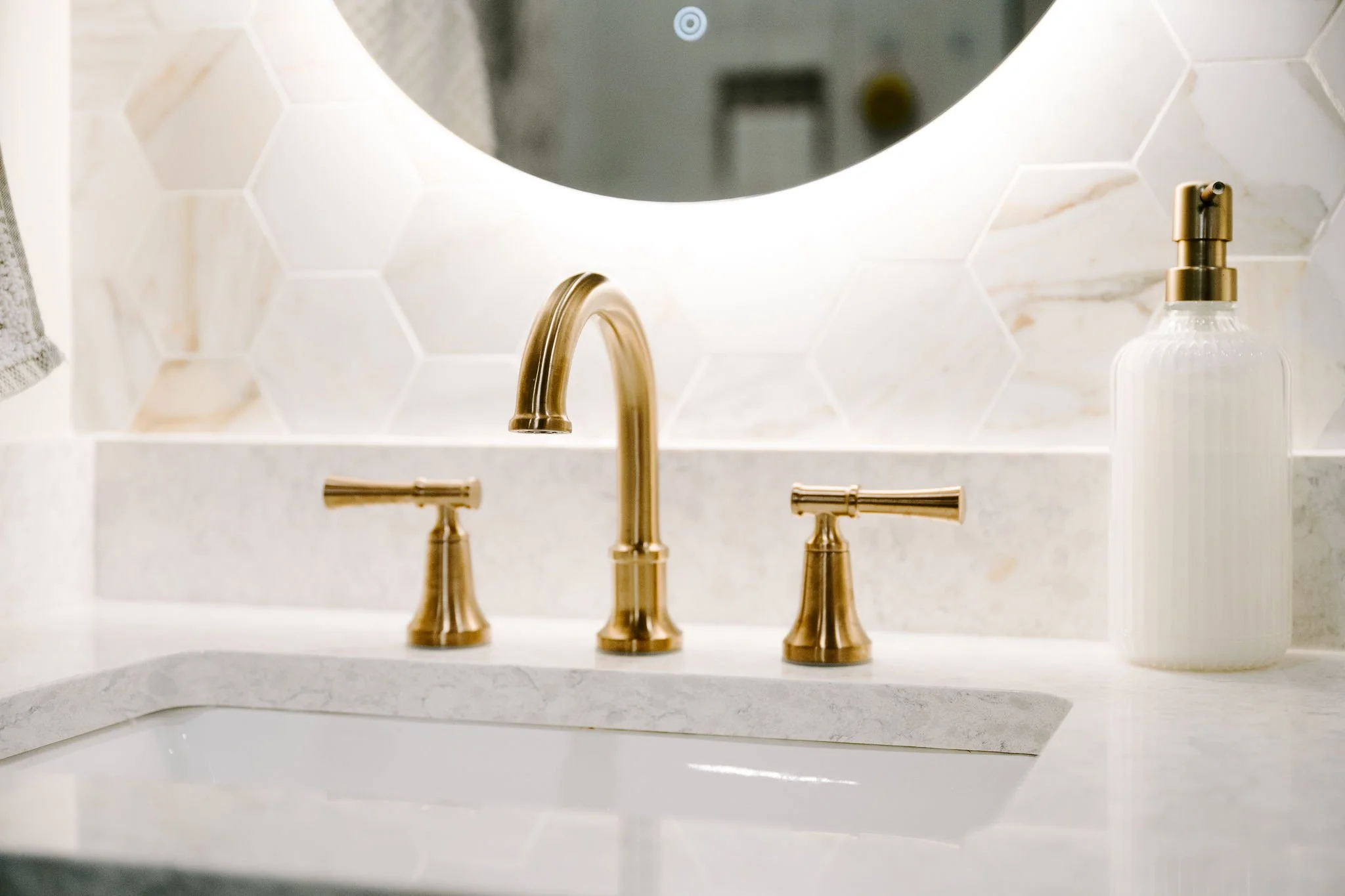 12f-web-or-mls-Details-35.jpg