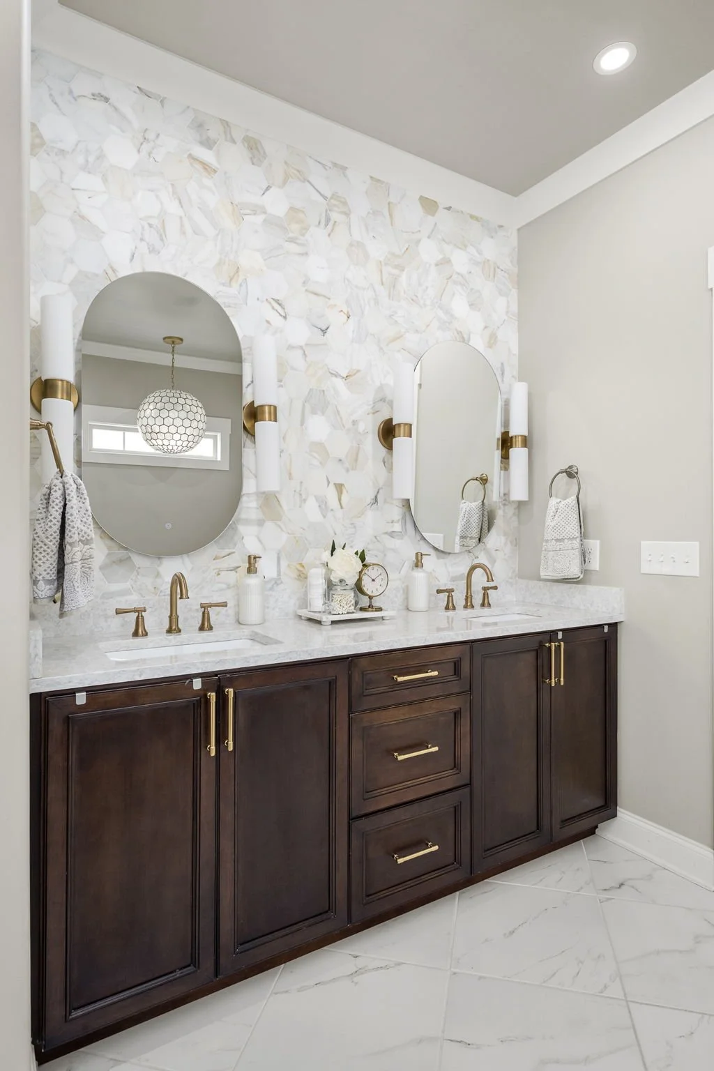 12b-web-or-mls-Master Suite-19.jpg