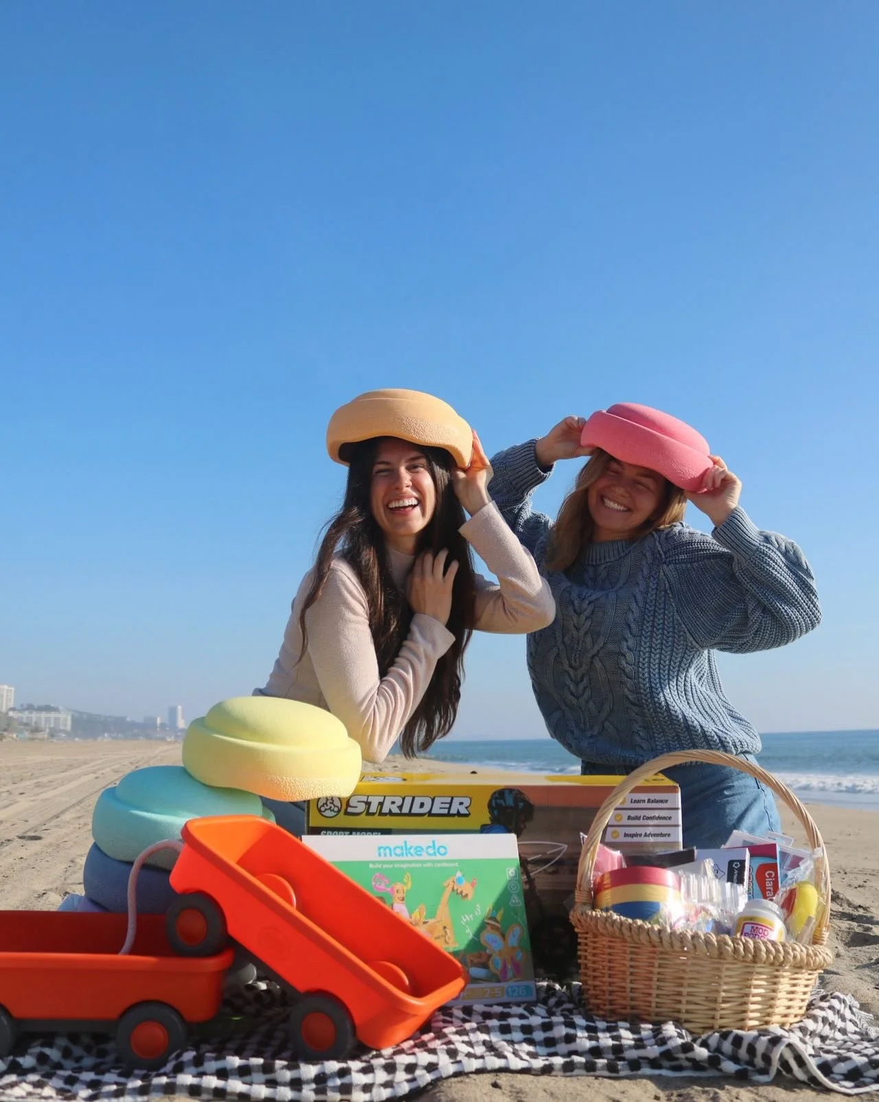 ✨ 2025 LITTLE KINGDOMS HOLIDAY GIVEAWAY 🎁

TWO winners - one in Los Angeles + one nationwide (USA) will receive a collection of some of our FAV toys! 
Opens 12/2 &middot; Closes 12/8 at midnight PST &middot; Winners announced 12/10

LOS ANGELES WINN