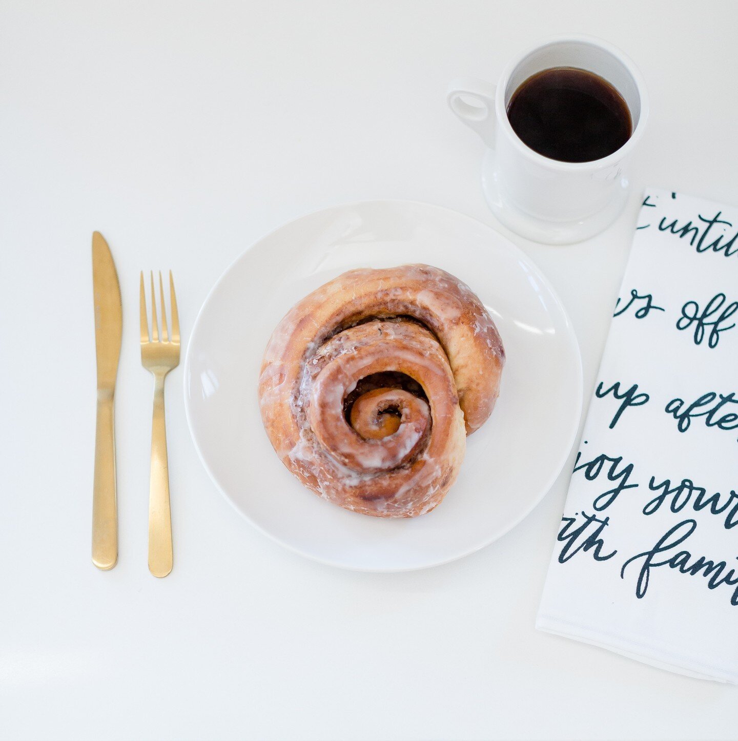 True or false: You know your portfolio page needs an upgrade, but you're lucky to get 10-minutes to enjoy a cinnamon roll and a fresh coffee. Am I right or am I right?!⁠
.⁠
.⁠
.⁠
.⁠
.⁠
#marketingstruggles #brandbooster #creativemarketing #solopreneur