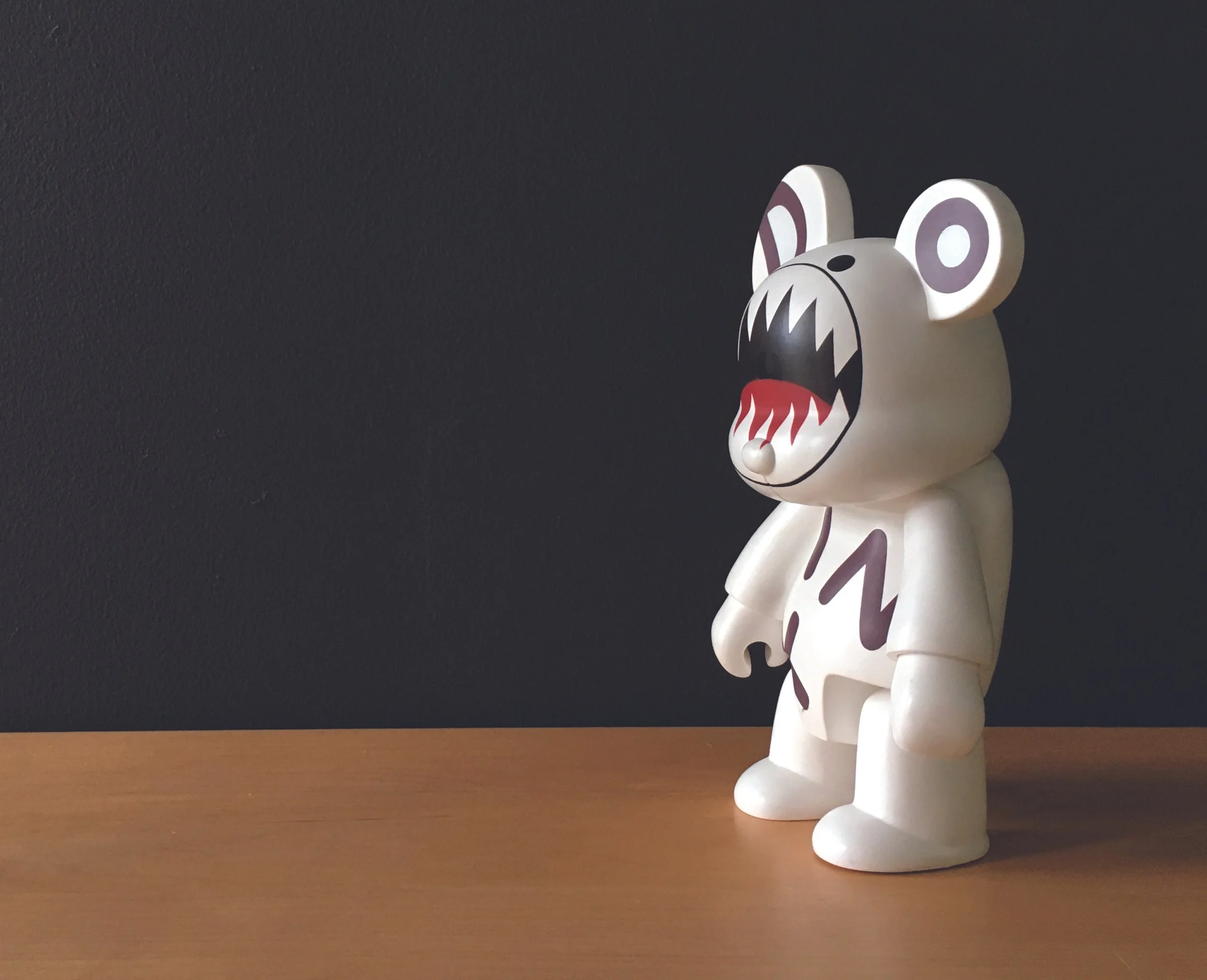  Doing Qee Big Mouth White Vinyl art toy - produced by Toy2R 9 x 6 1/2 x 5 inches   