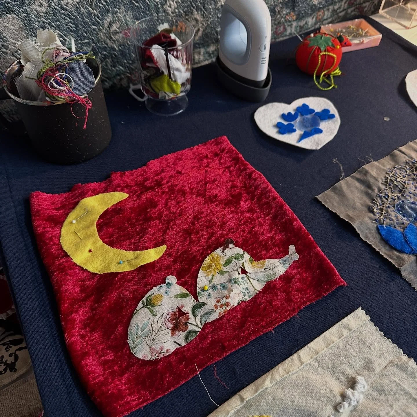 Sneak peek at what some of our resident artists are working on this week ✨🎨

#miamiartistresidency #birdroadartdistrict #studiobts #artistscollaboration