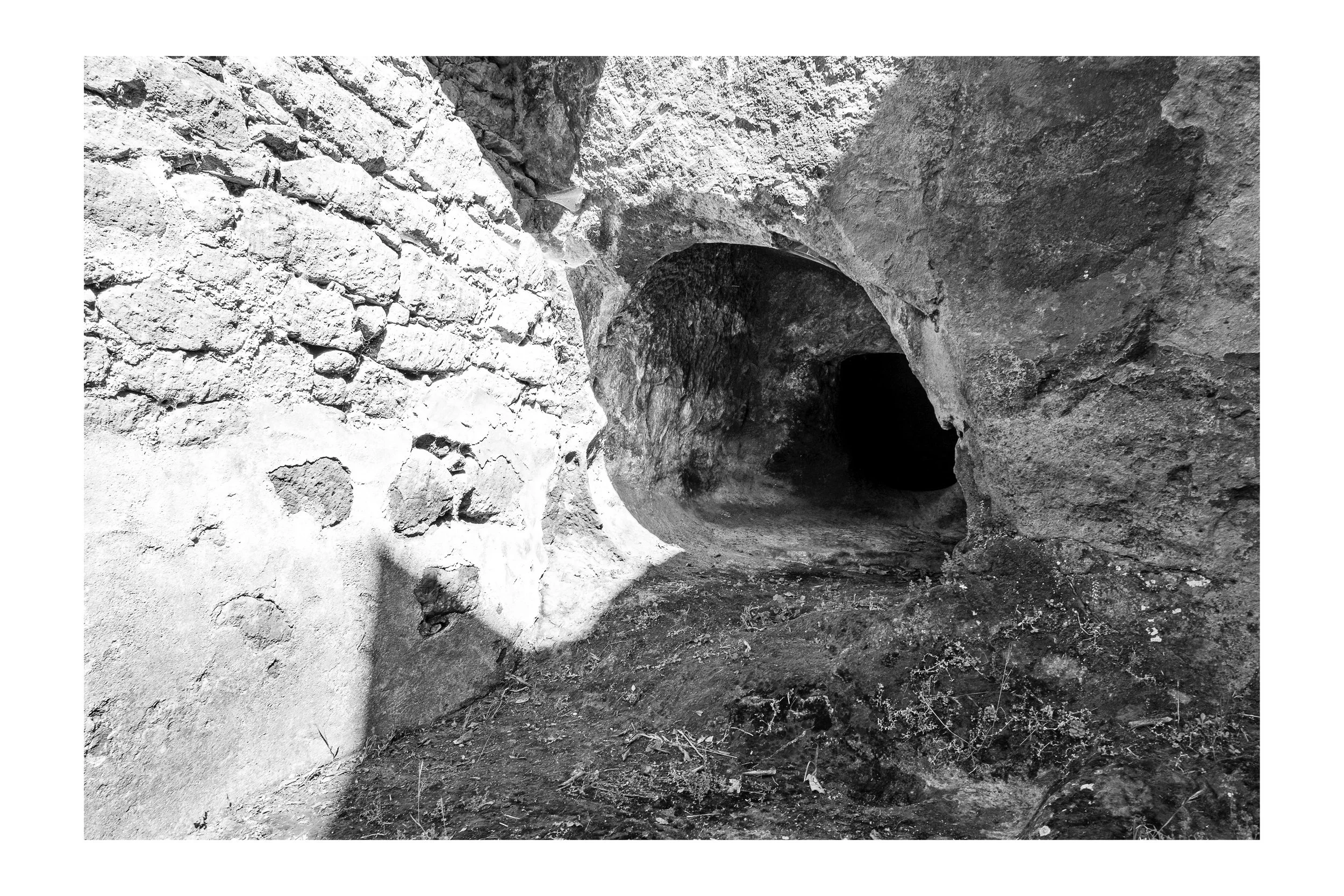 Nelson Alvarez: Serie: “Sardegna, before cars and TV”, No.4 Domus di Janas