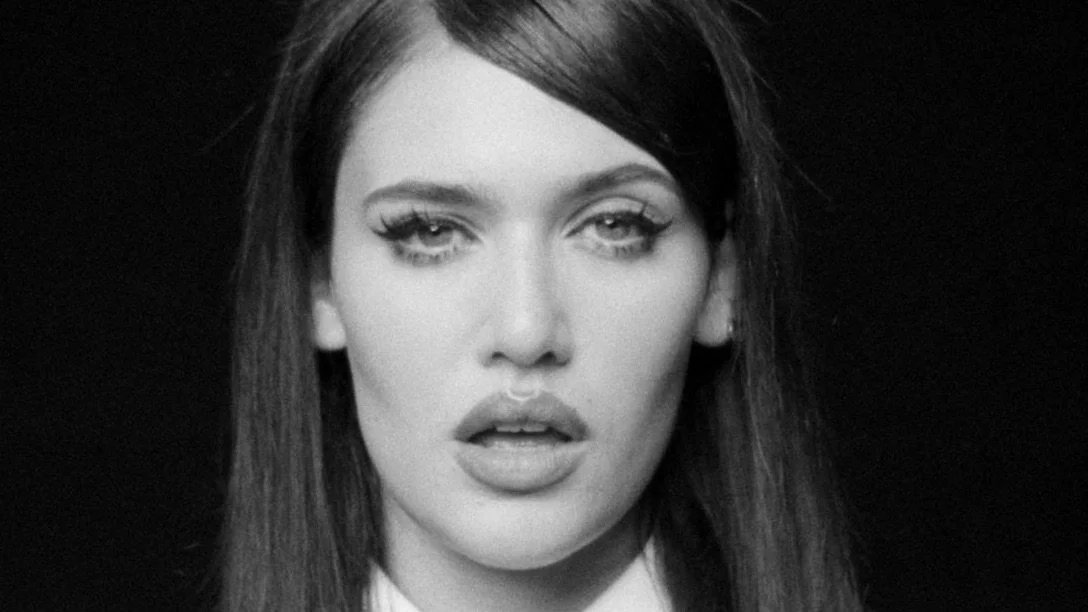 Sienna Spiro 'Die On This Hill'