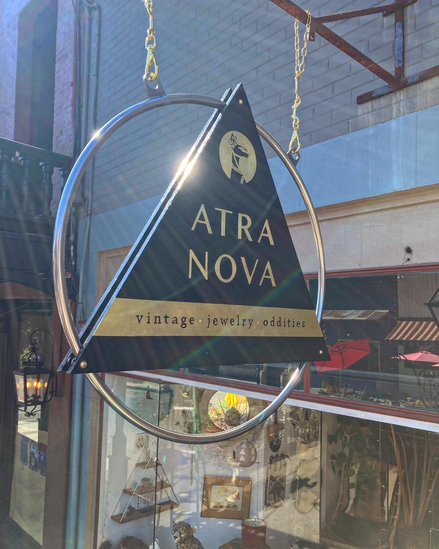 BLING ✨🤌
Custom sign in the historic district of Nevada City, CA for @atranova_by_sheilab 

This sign is a piece of jewelry for the store front that sells the most epic of adornments for the body! 

Need to up level your shop front?
Not sure where t