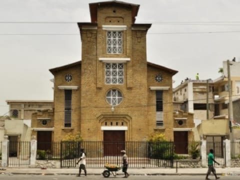 La Première Eglise Baptiste de Port-au -Prince pillée par des bandits armés.