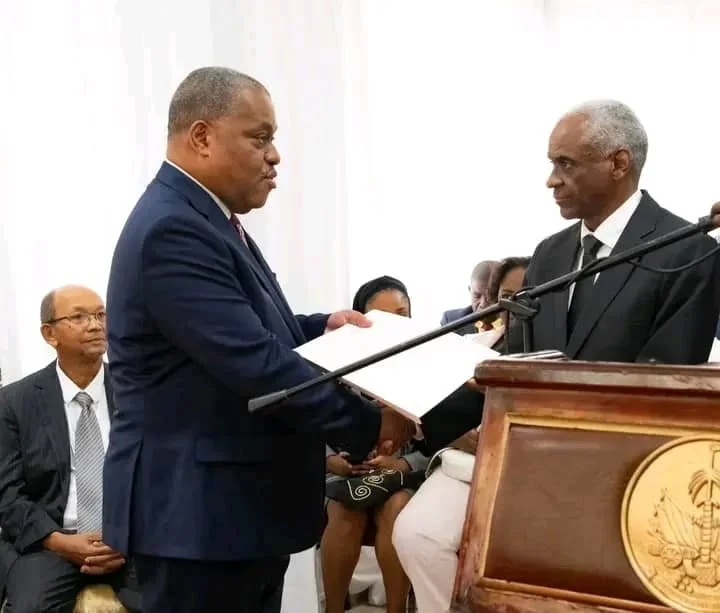 Des réactions sur l'installation du nouveau gouvernement haïtien.