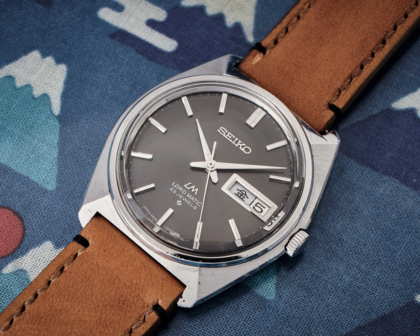 DSCF0442_Seiko_LM_Charcoal_5606-7000_965202.jpg