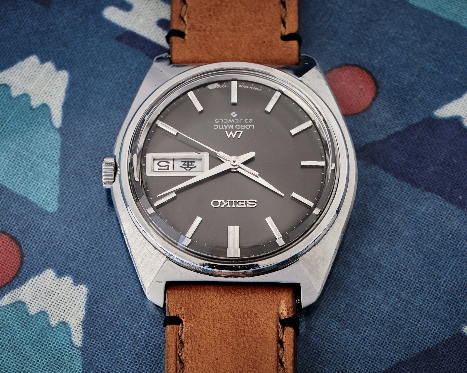 DSCF0447_Seiko_LM_Charcoal_5606-7000_965202.jpg