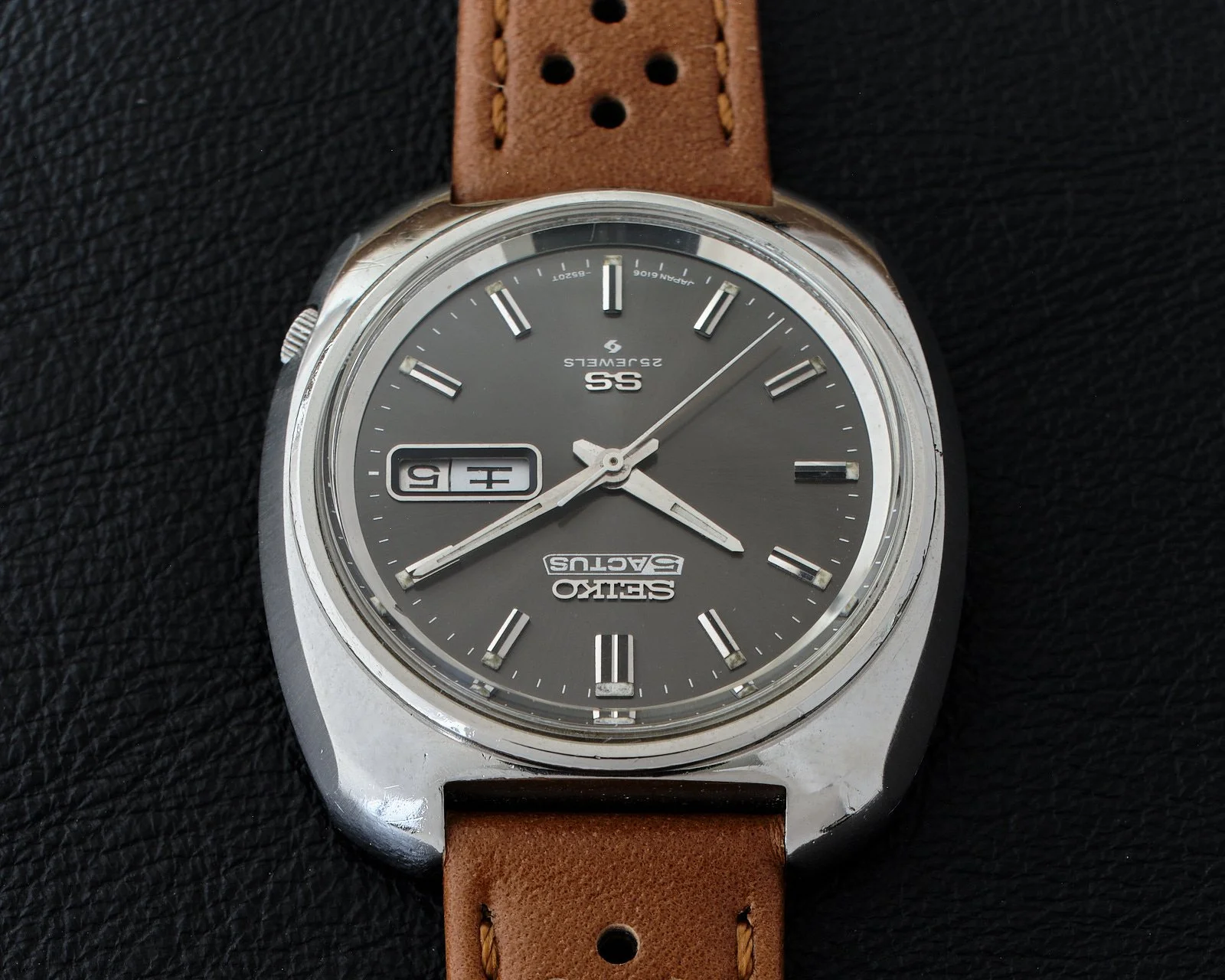 DSCF0386_Seiko5Actus_SS_Charcoal_985217.jpg