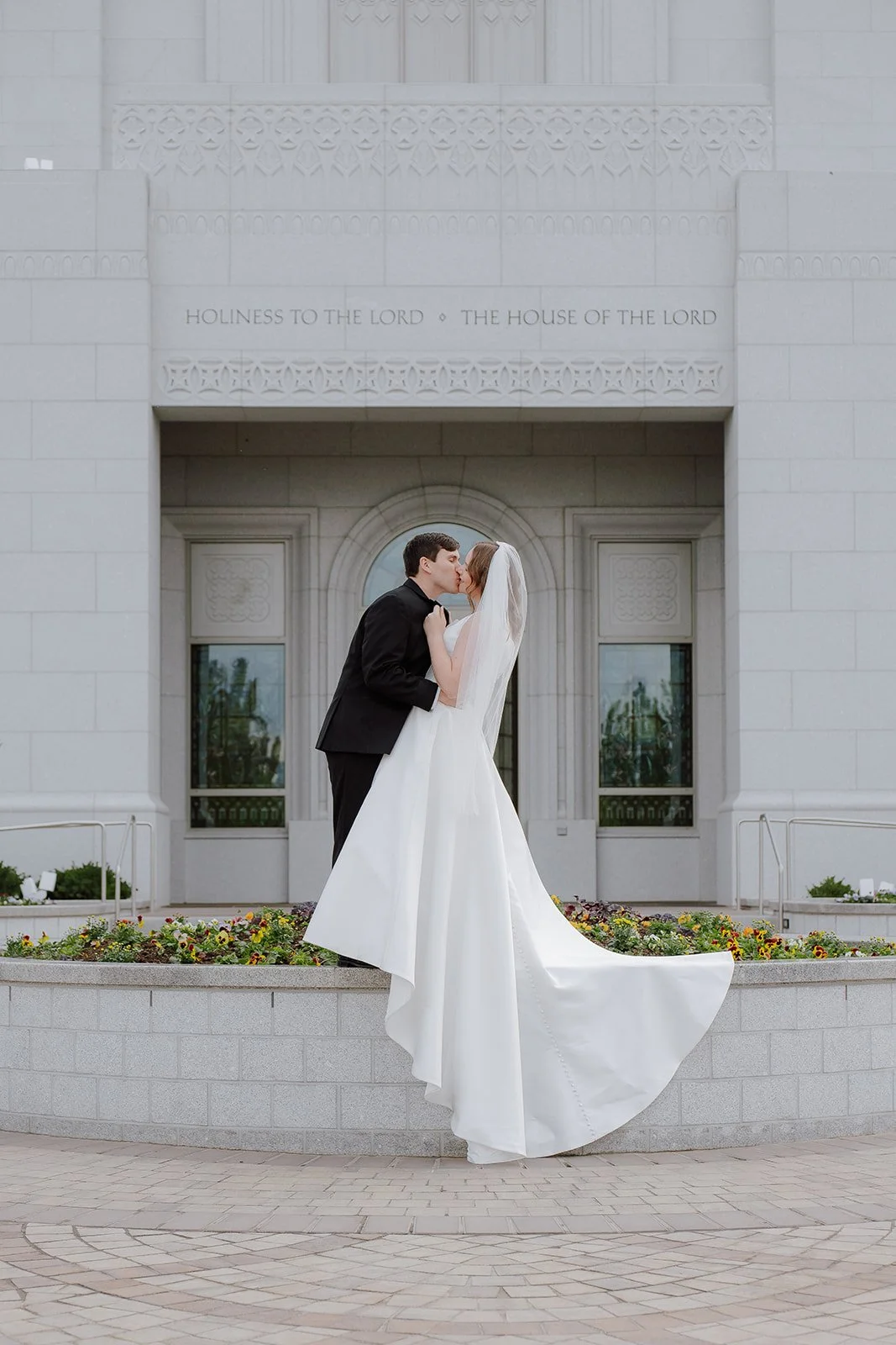 Orem-Temple-Wedding-Photographer18.jpg
