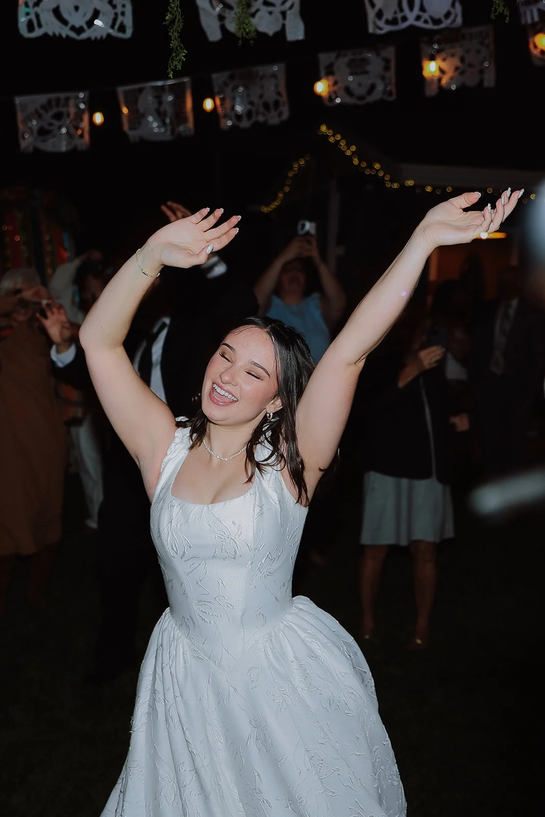 Photograph of a bride on the dance floor in syracuse, utah