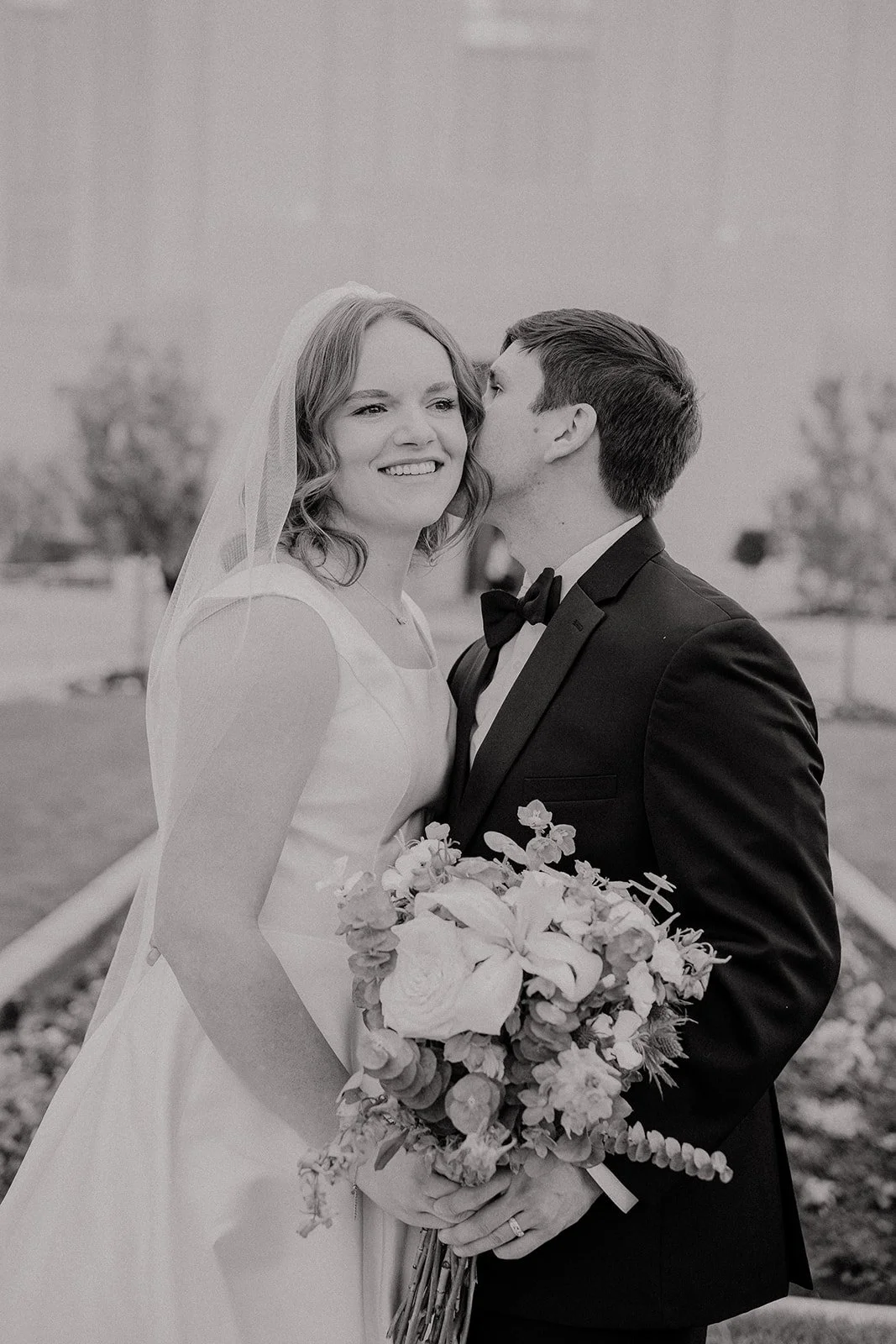 Orem-Temple-Wedding-Photographer19.jpg