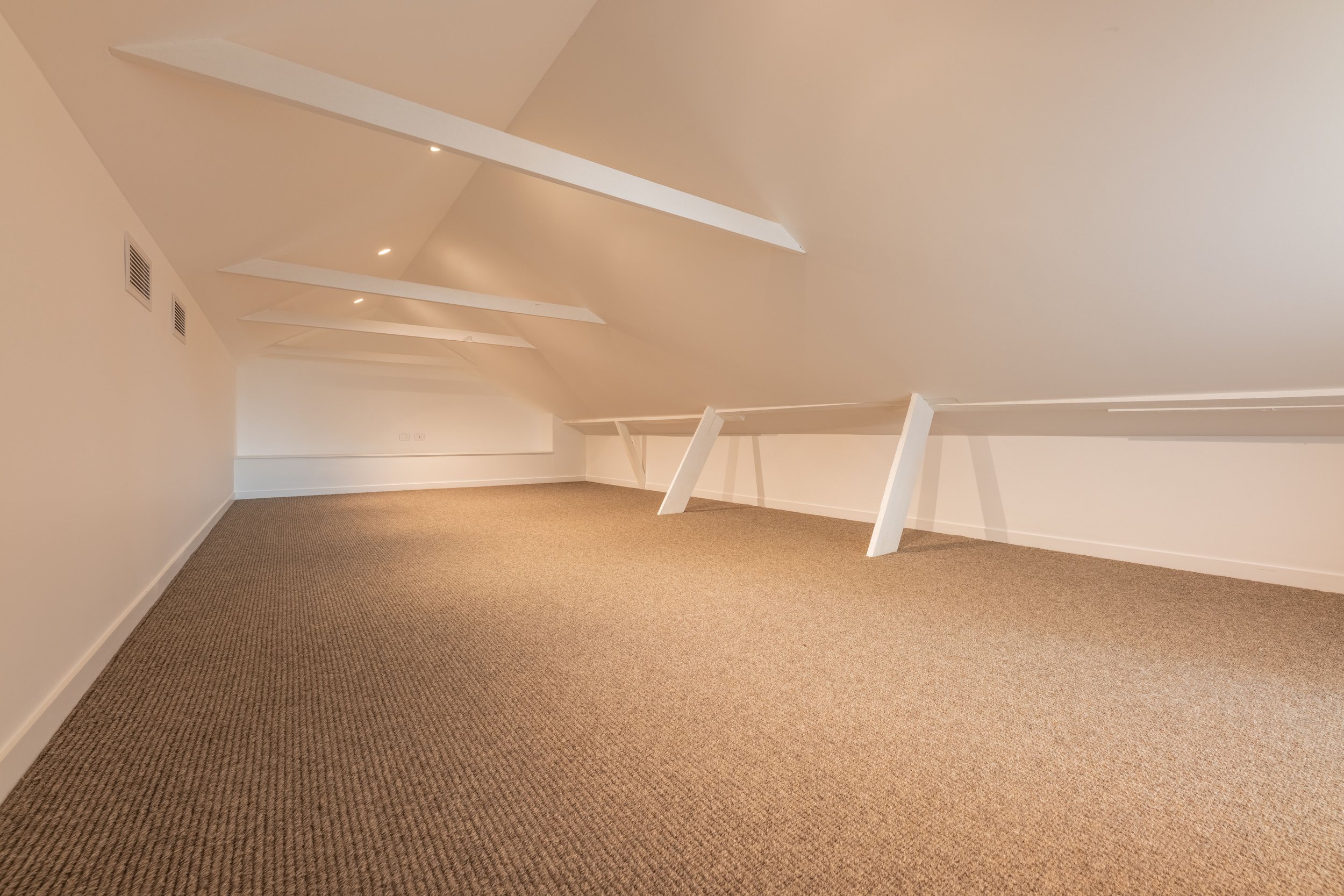 104 Manning Rd Still-112-min.jpg