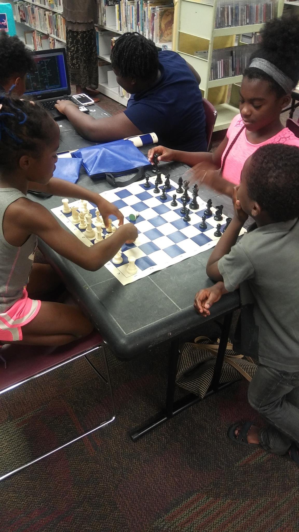 chess kids 01.jpg