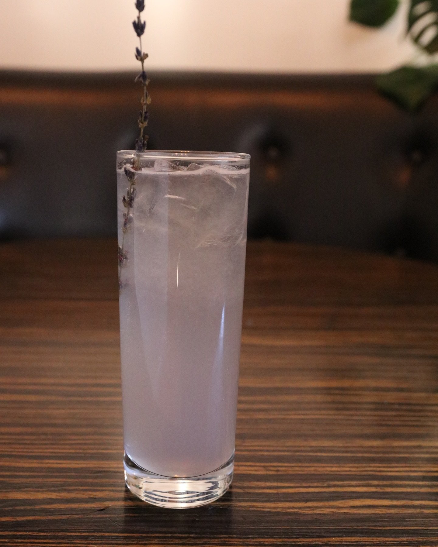 Spring cocktail menu photoshoot 2023 vs 2025 📸🍸

Sometimes you don&rsquo;t need talent, just patience and time.

#photoshoot #photoshoot #flowerphotography #cocktails #cocktail #bar #sony