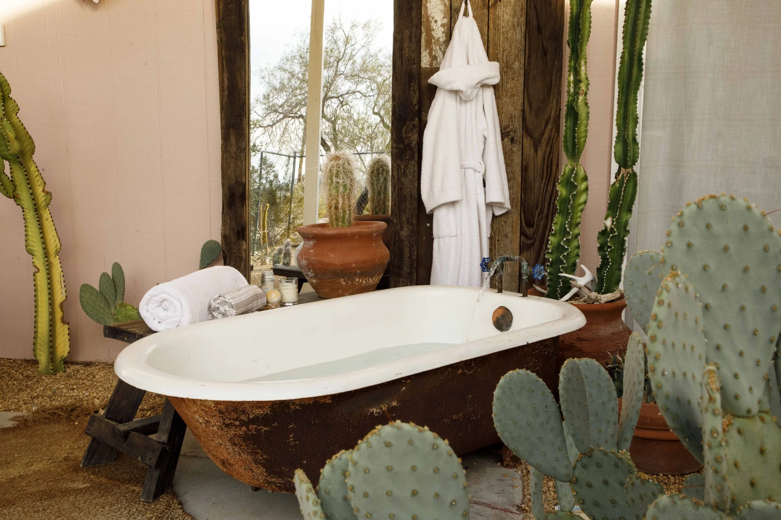 Tamara Nov2023 VintageDesertHome-24.jpg