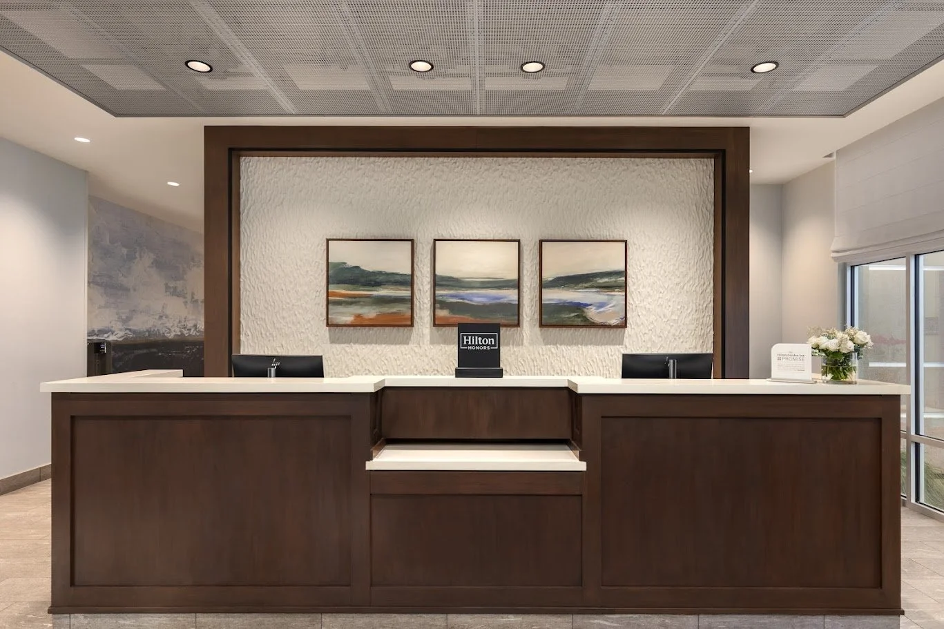 sbahagi-front-desk-944.jpg
