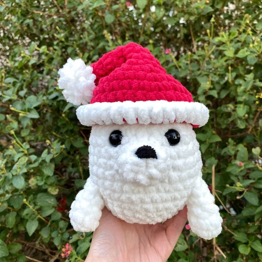 Christmas Seal Pattern: How to Crochet a Santa Hat