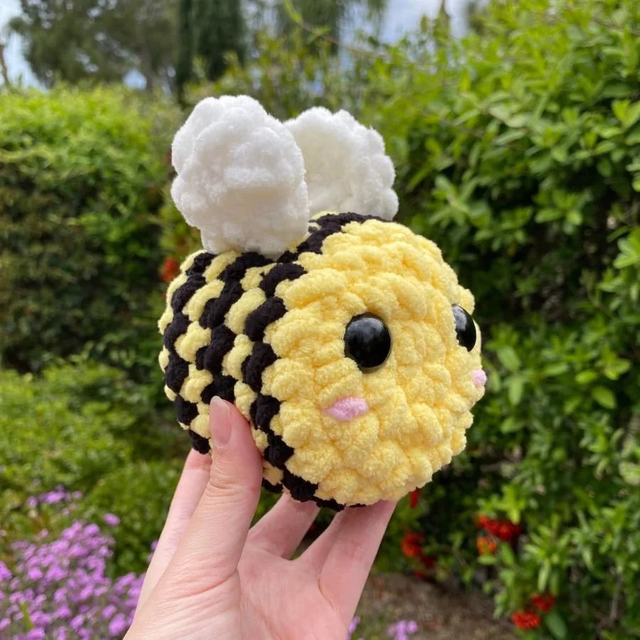 Mini Chunky Bee (Free Pattern!)
