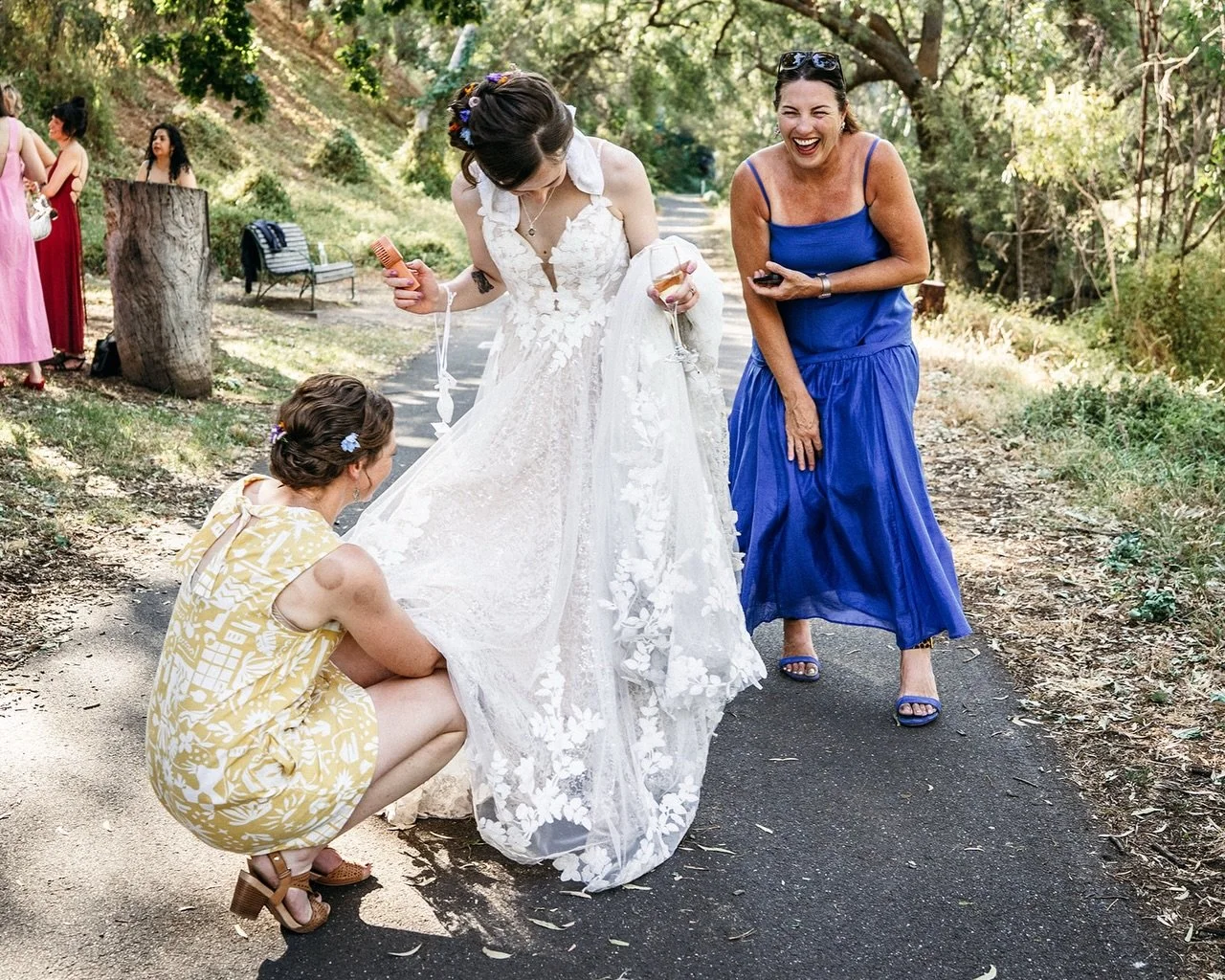 It was hotttt the day Em and Chris were married. 
Weddings are challenging in this weather because they usually involve suits and gowns. 

Neither are fun to wear in 39 degrees. 
Chris lost his jacket quick smart, but there was no such reprieve for E