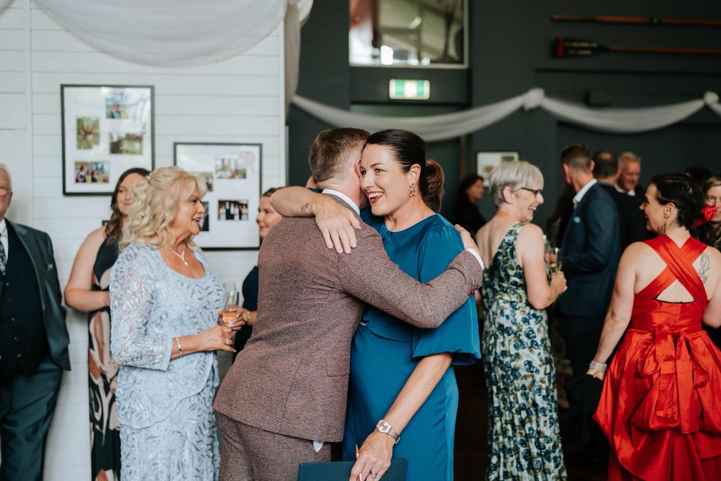 Relationship matters! 
Choose who you want around you on your day wisely. 
.
The face you arrive too has an impact. Their organisation, confidence and whether you actually LIKE them makes a difference. 
.
Captured seeing Gareth for the first time at 
